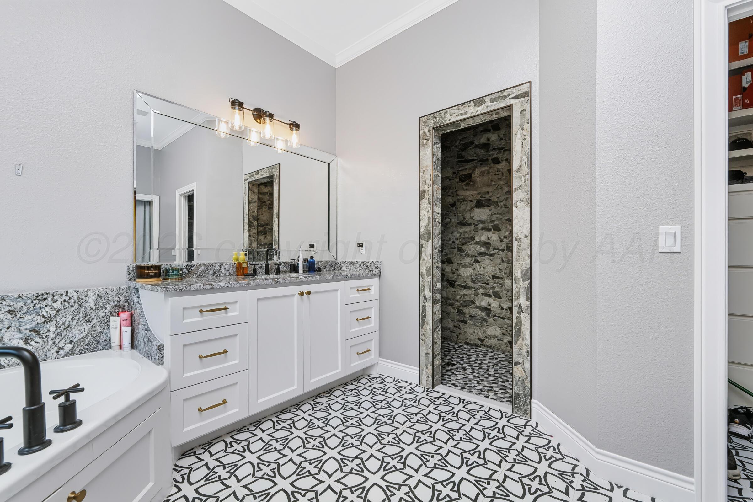 8 Carnoustie Lane Property Photo 30