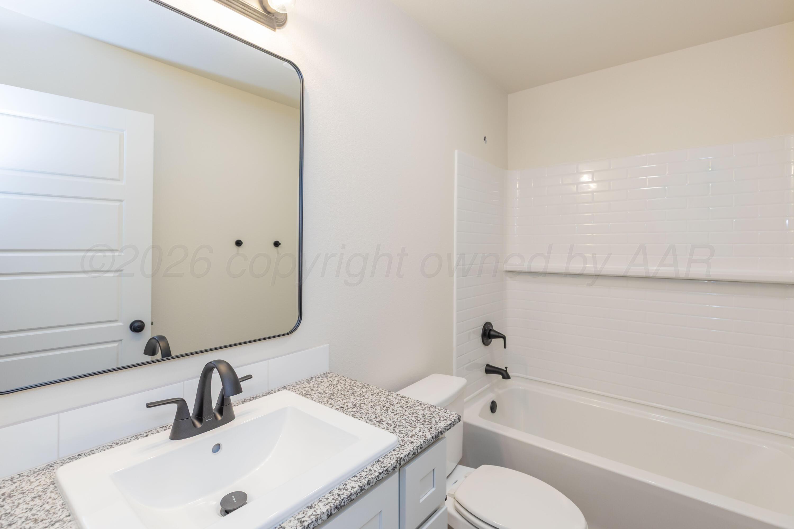 9104 Prairieland Drive Property Photo 7