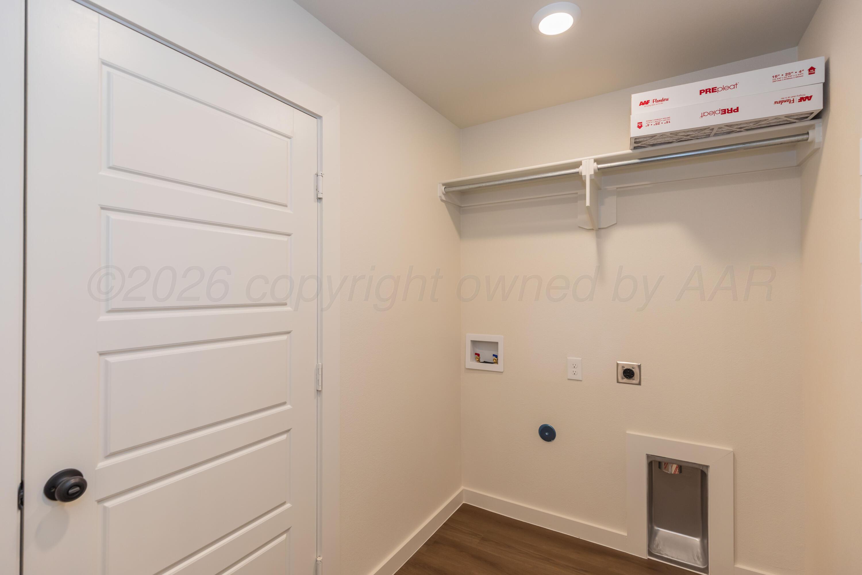 9104 Prairieland Drive Property Photo 17