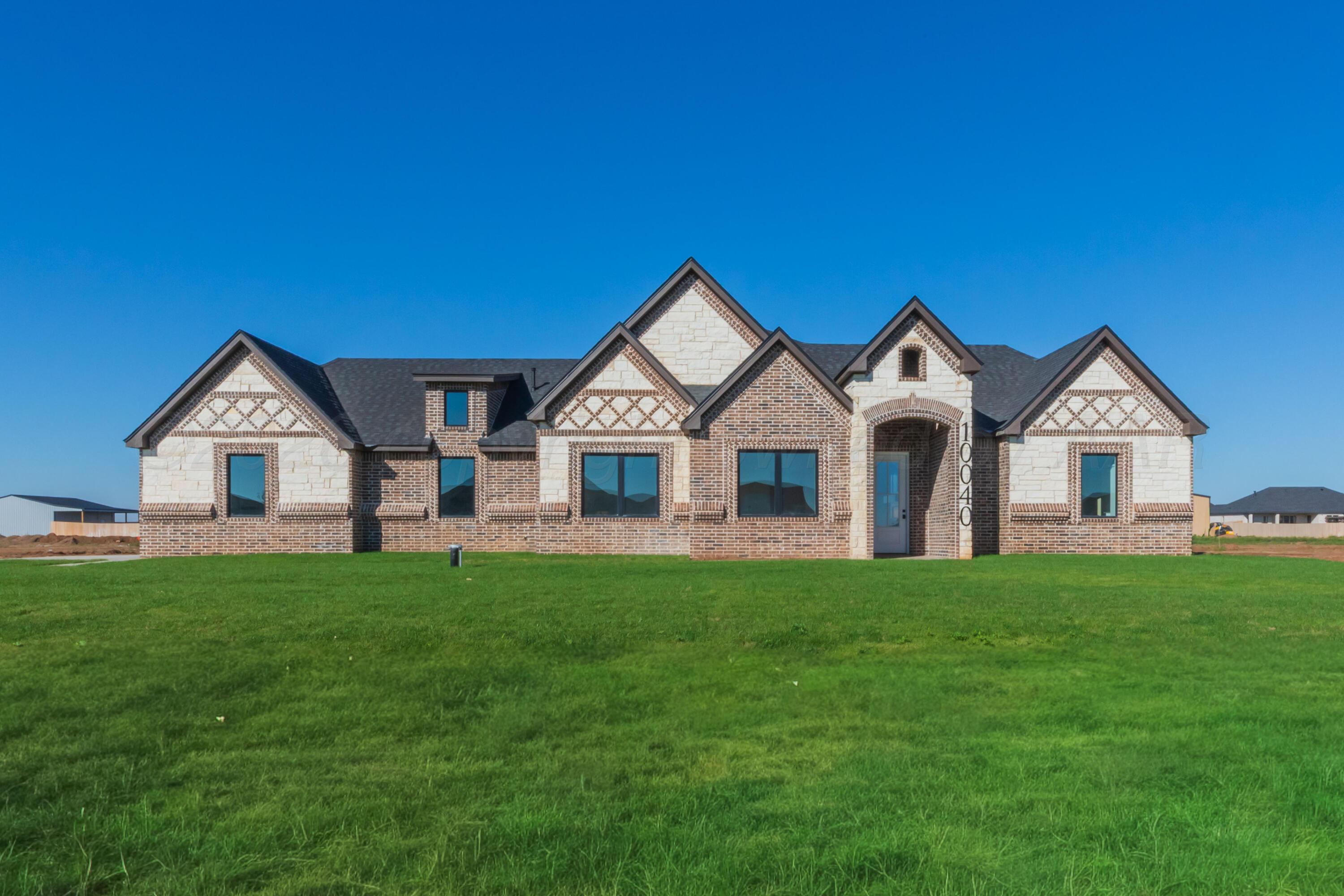 10040 Highland Springs Property Photo 1