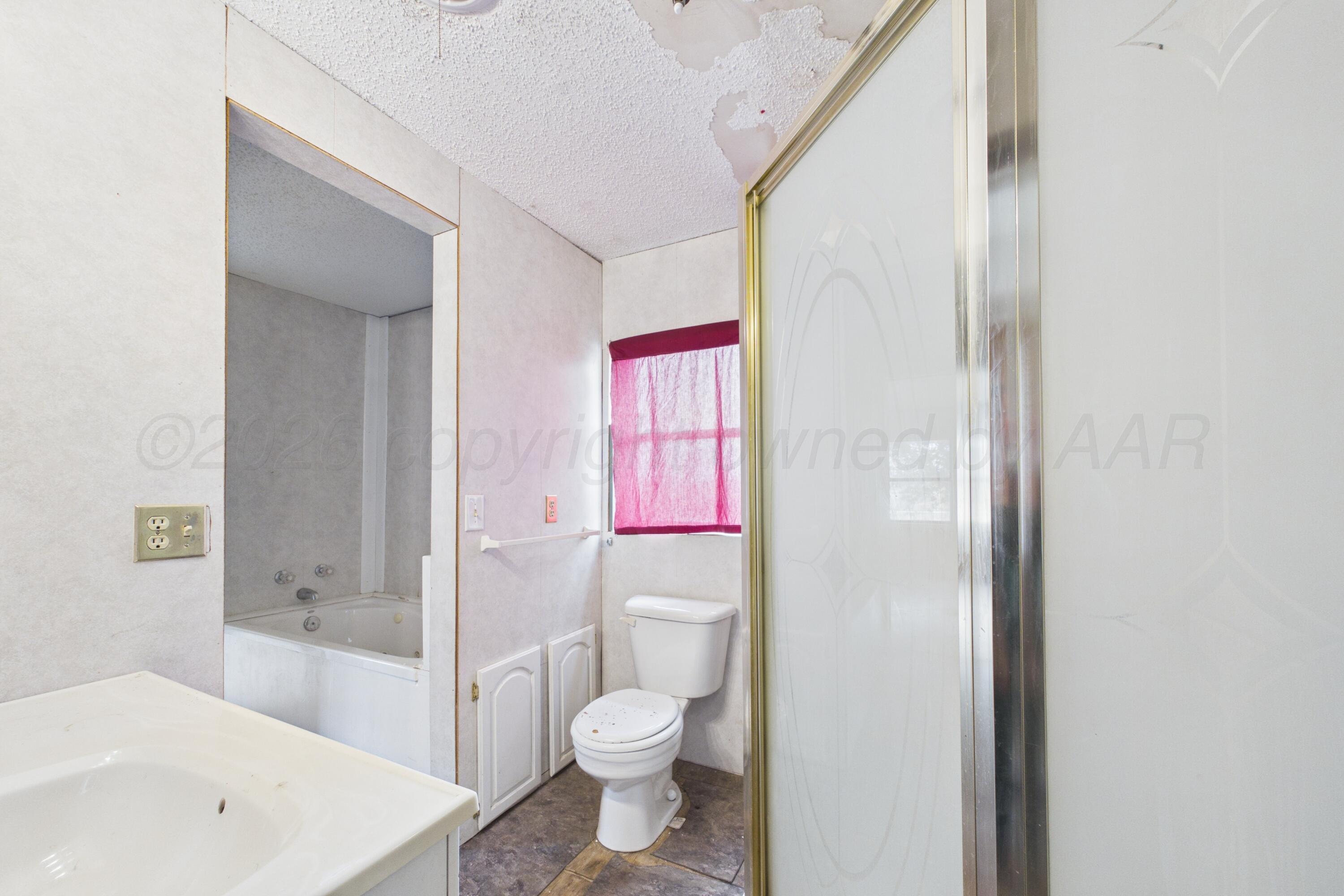 801 W Crawford Street Property Photo 12