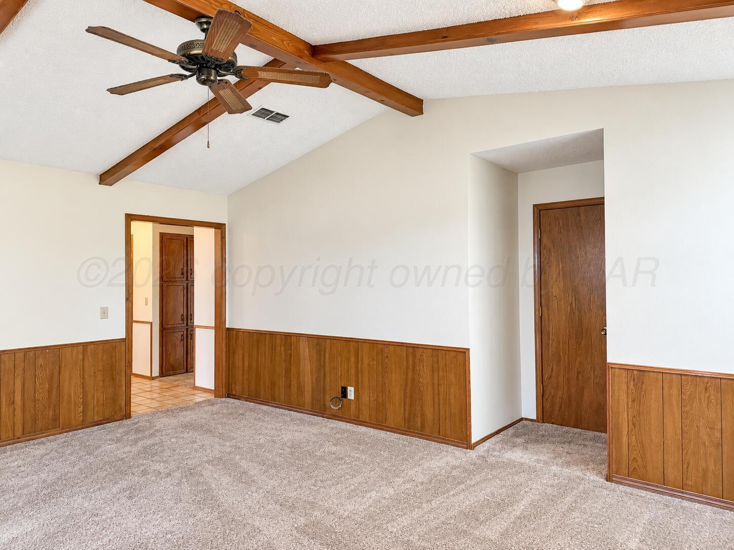 1100 Sugarloaf Drive Property Photo 4