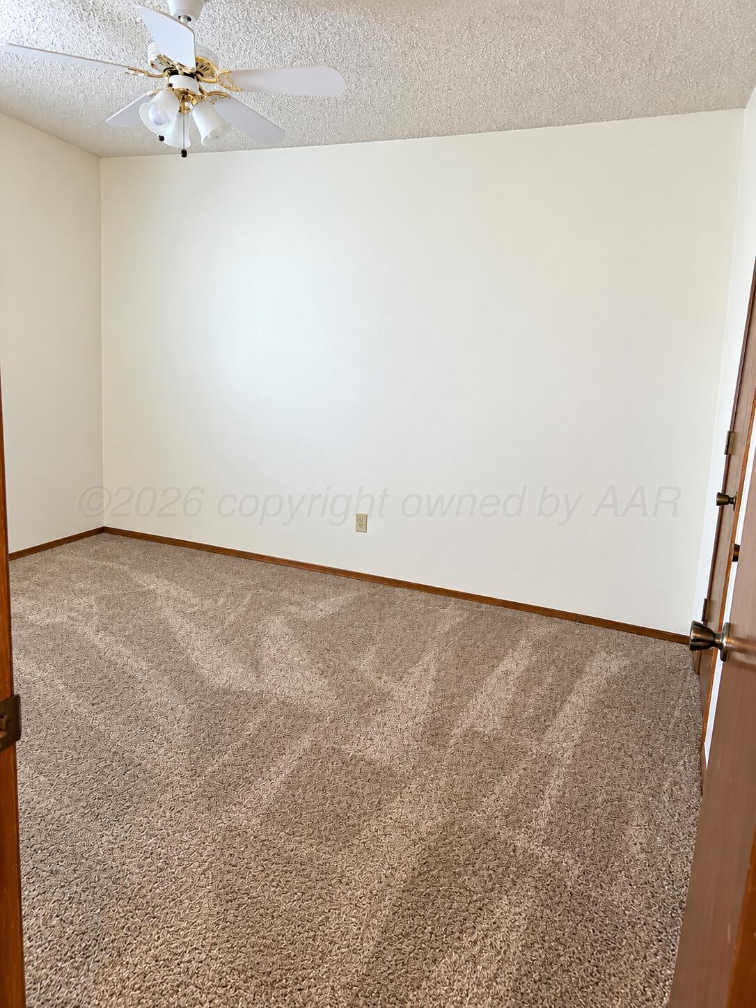 1100 Sugarloaf Drive Property Photo 6