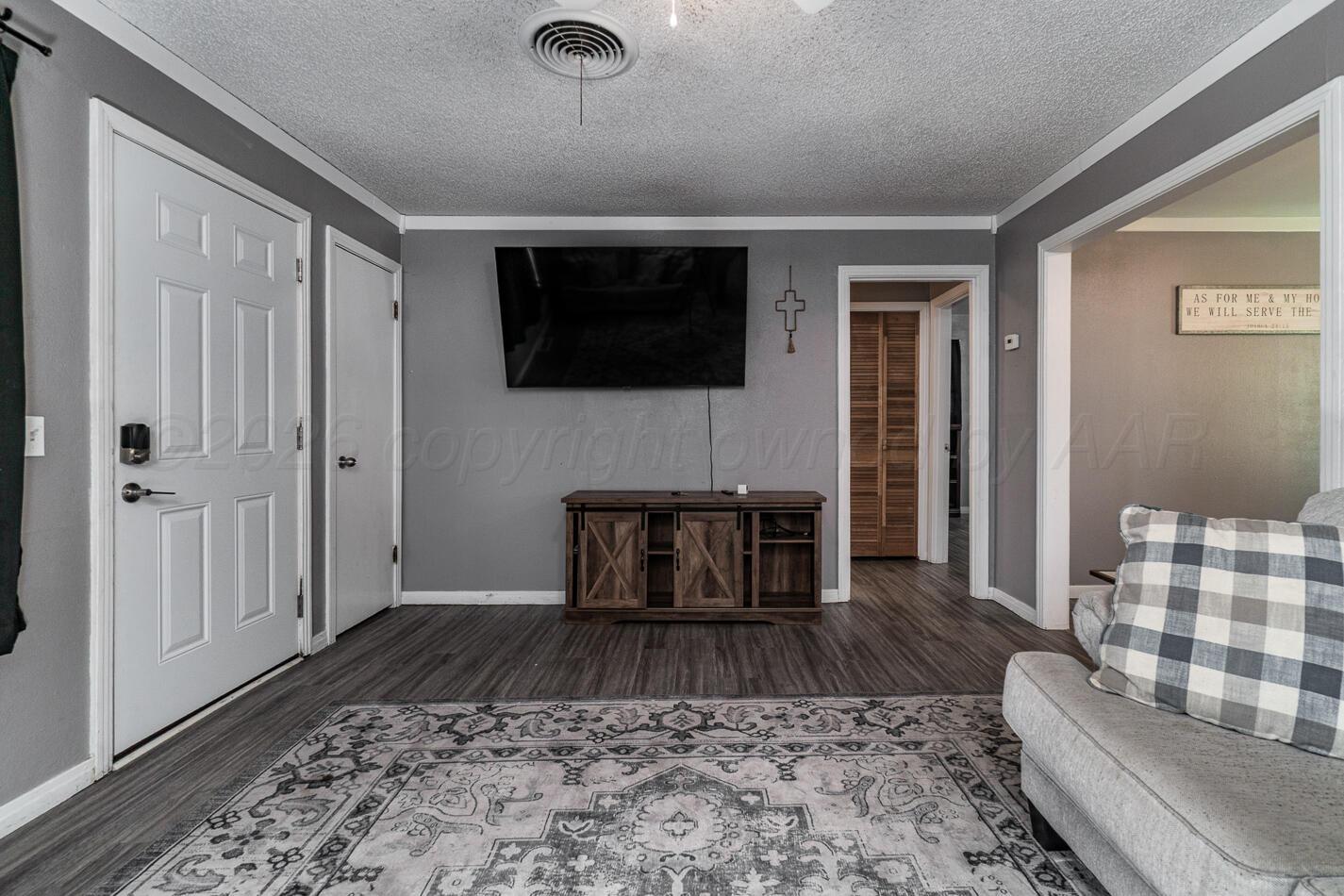 420 Union Street Property Photo 5