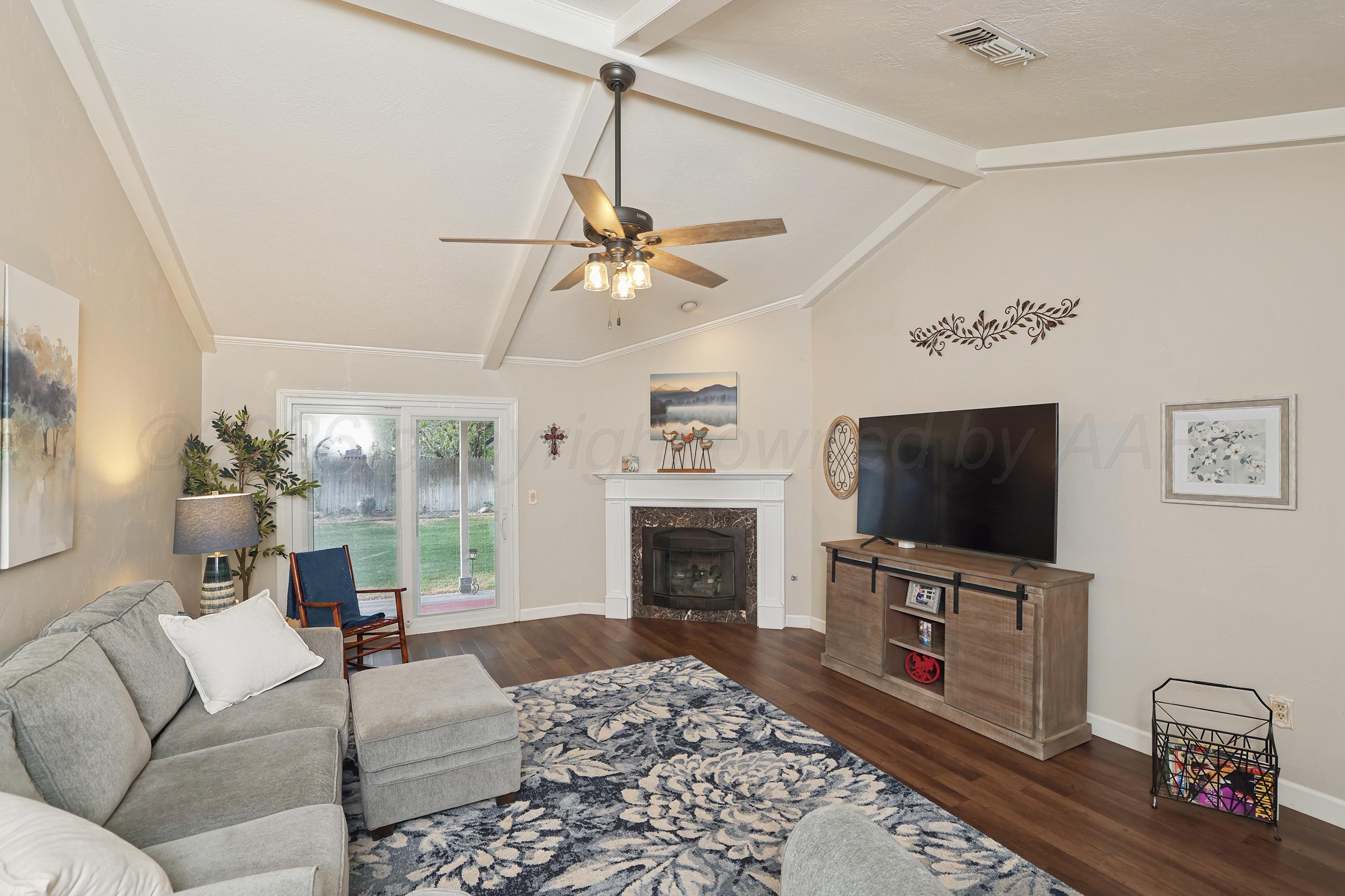14 Thunderbird Drive Property Photo 3