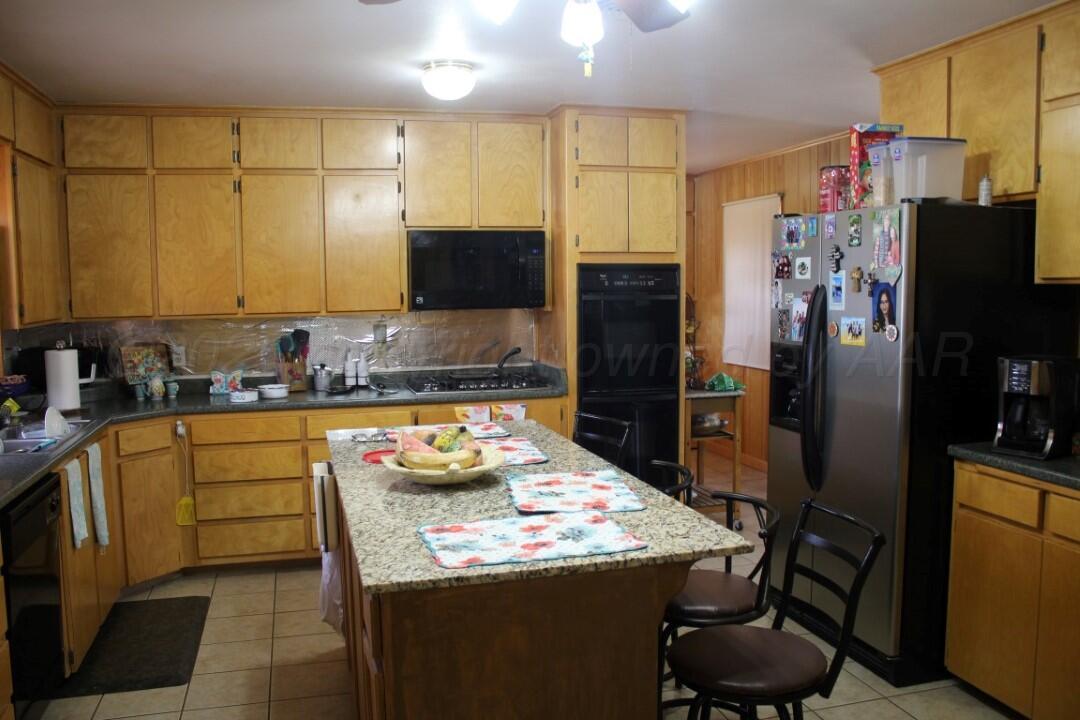 150 Centre Property Photo 9
