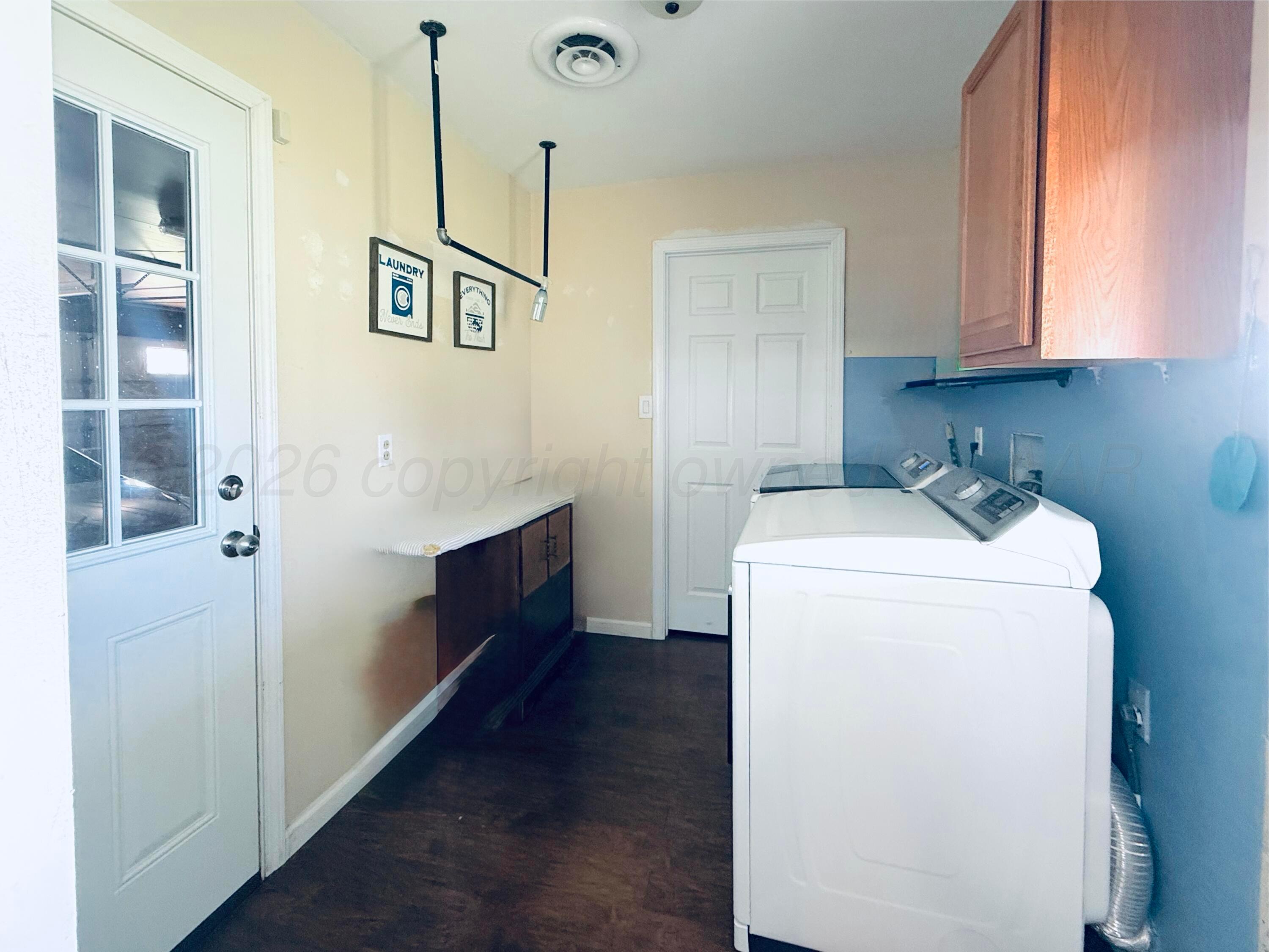 905 Mills Avenue Property Photo 11