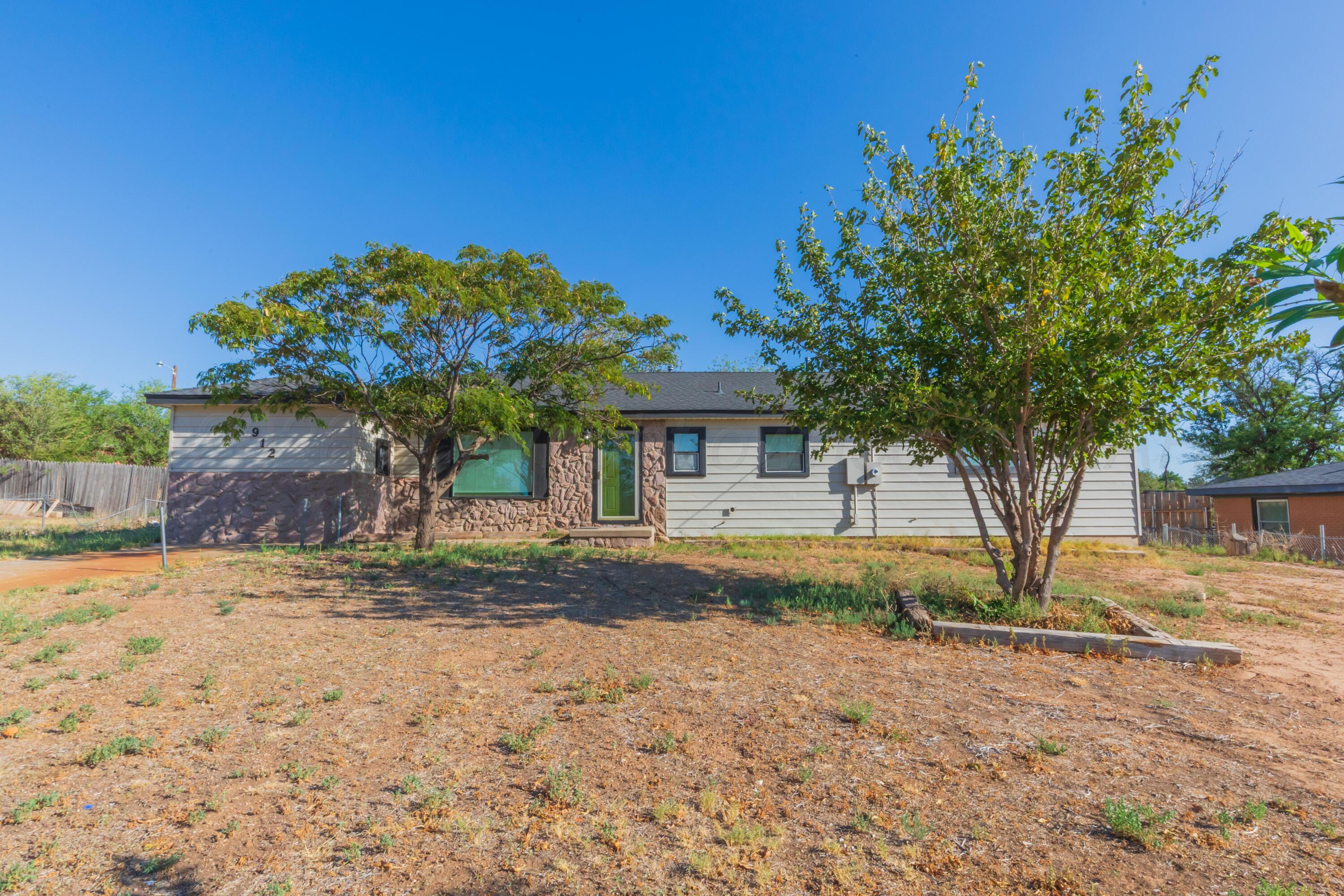912 W BONITA Property Photo 1