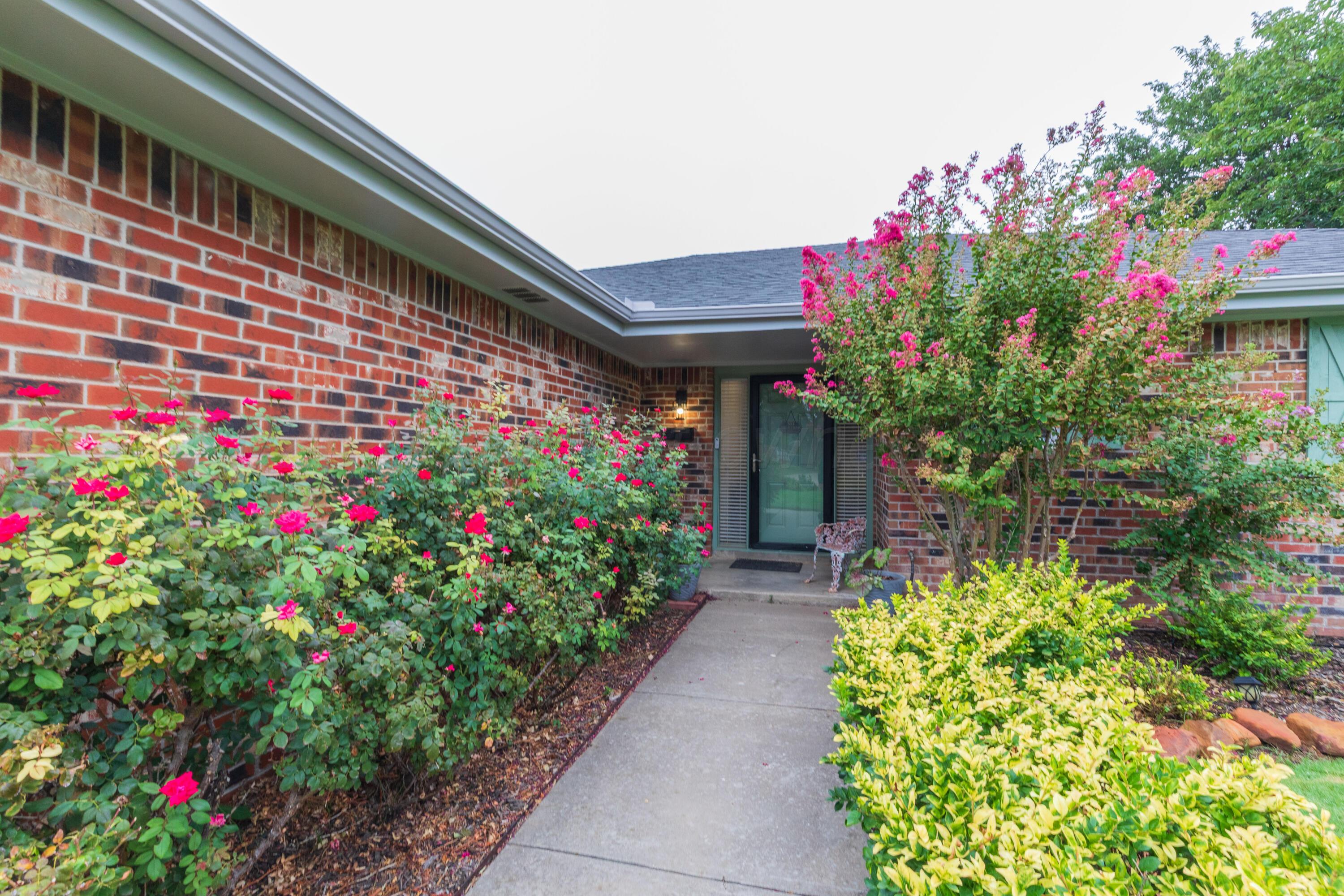 7210 Gainsborough Road Property Photo 4