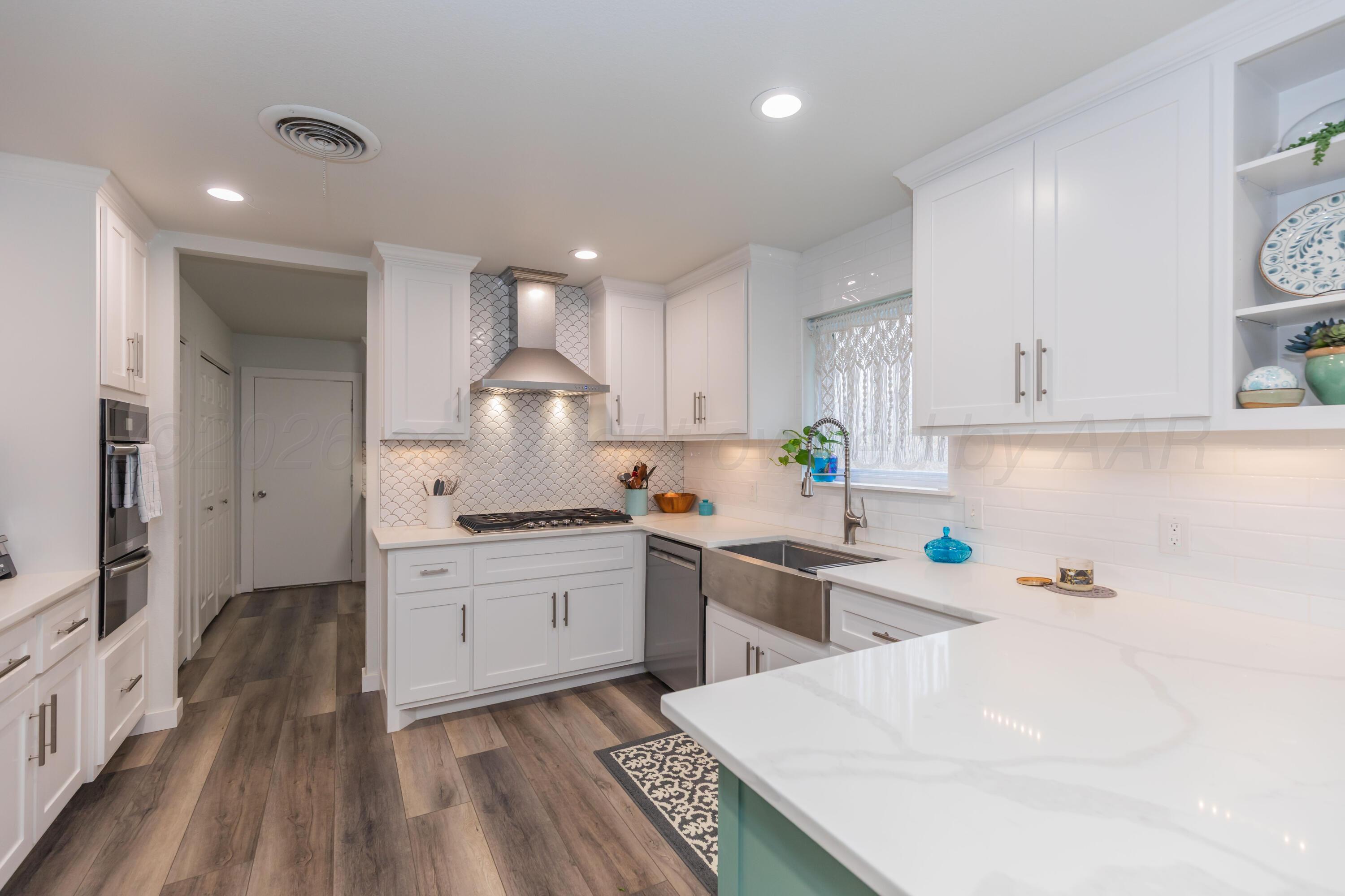 7210 Gainsborough Road Property Photo 12