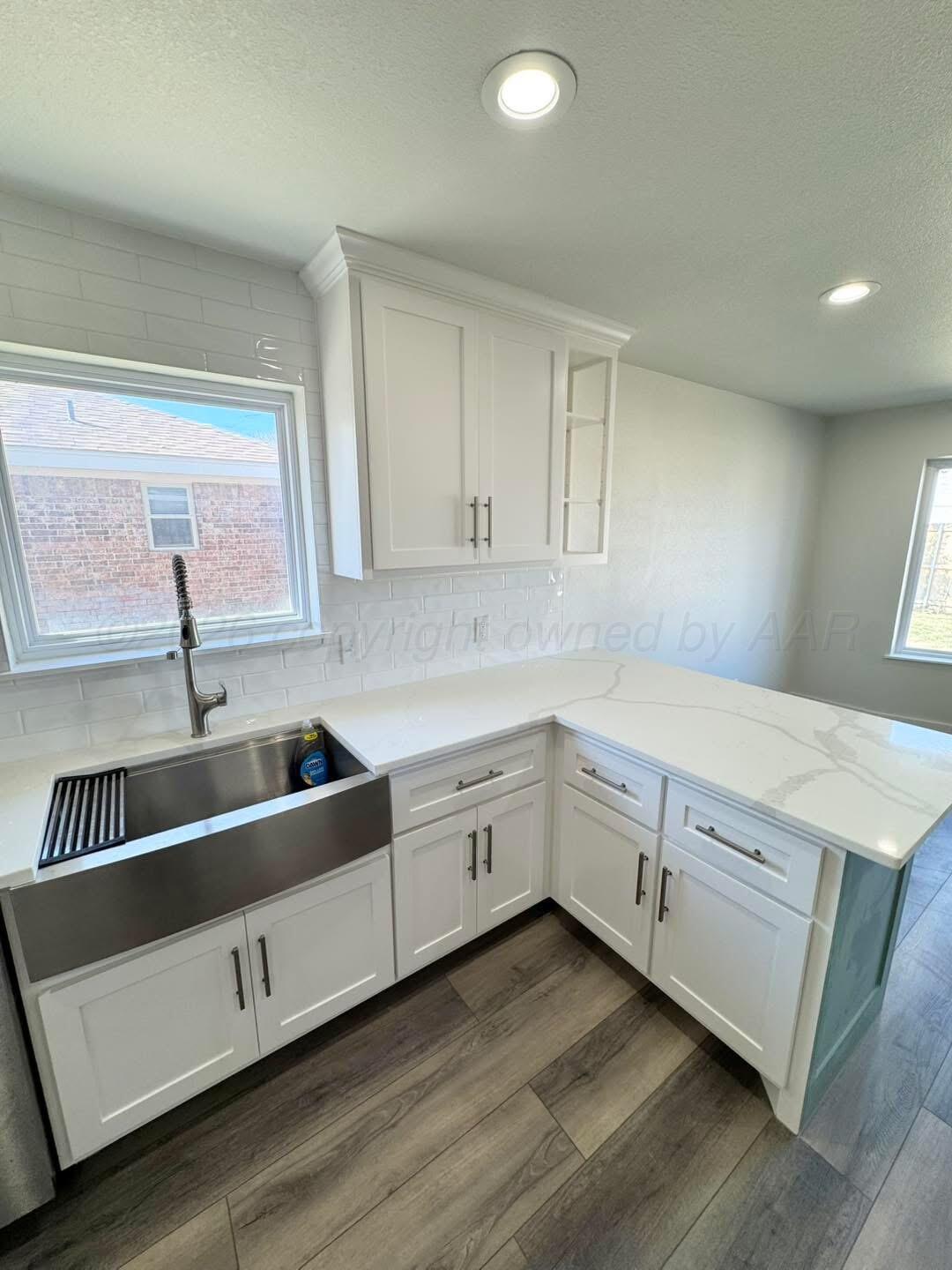7210 Gainsborough Road Property Photo 16