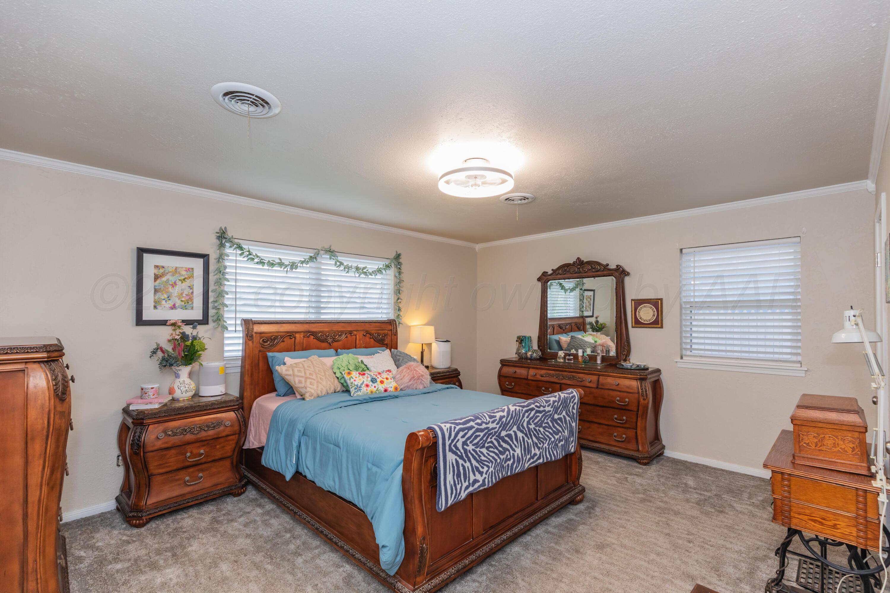 7210 Gainsborough Road Property Photo 24