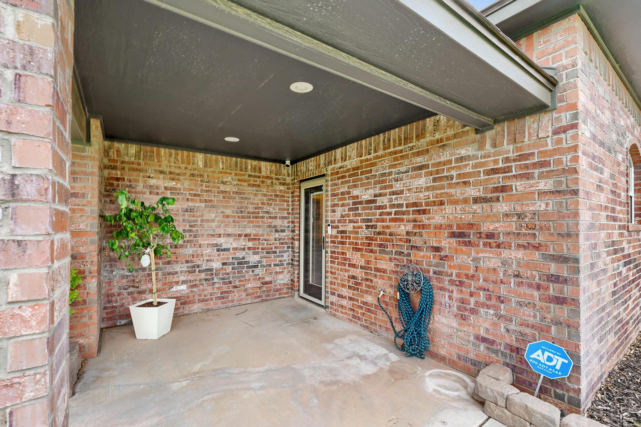 16400 Wexford Street Property Photo 8