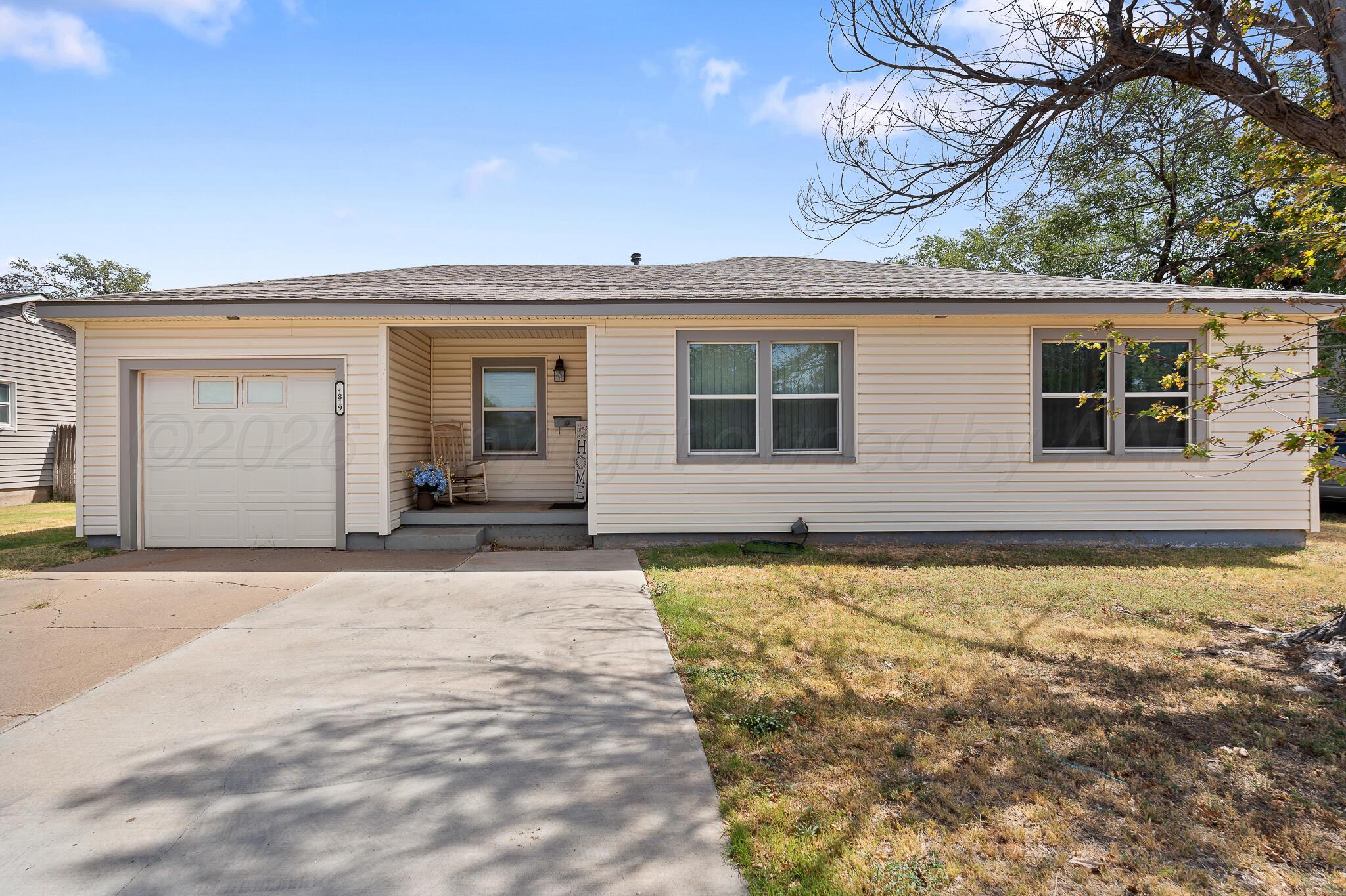 1819 S Avondale Street Property Photo 1