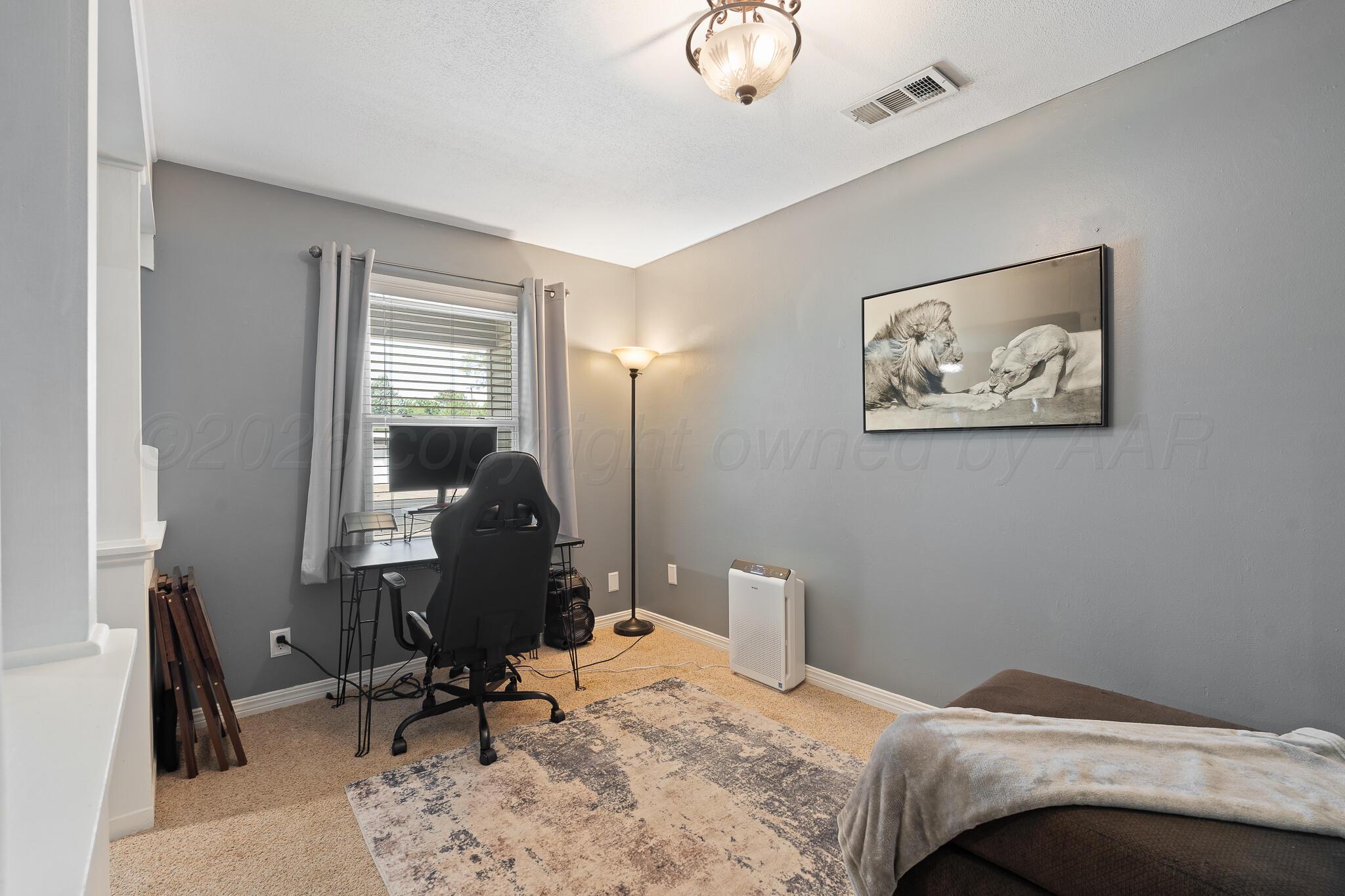 1819 S Avondale Street Property Photo 9