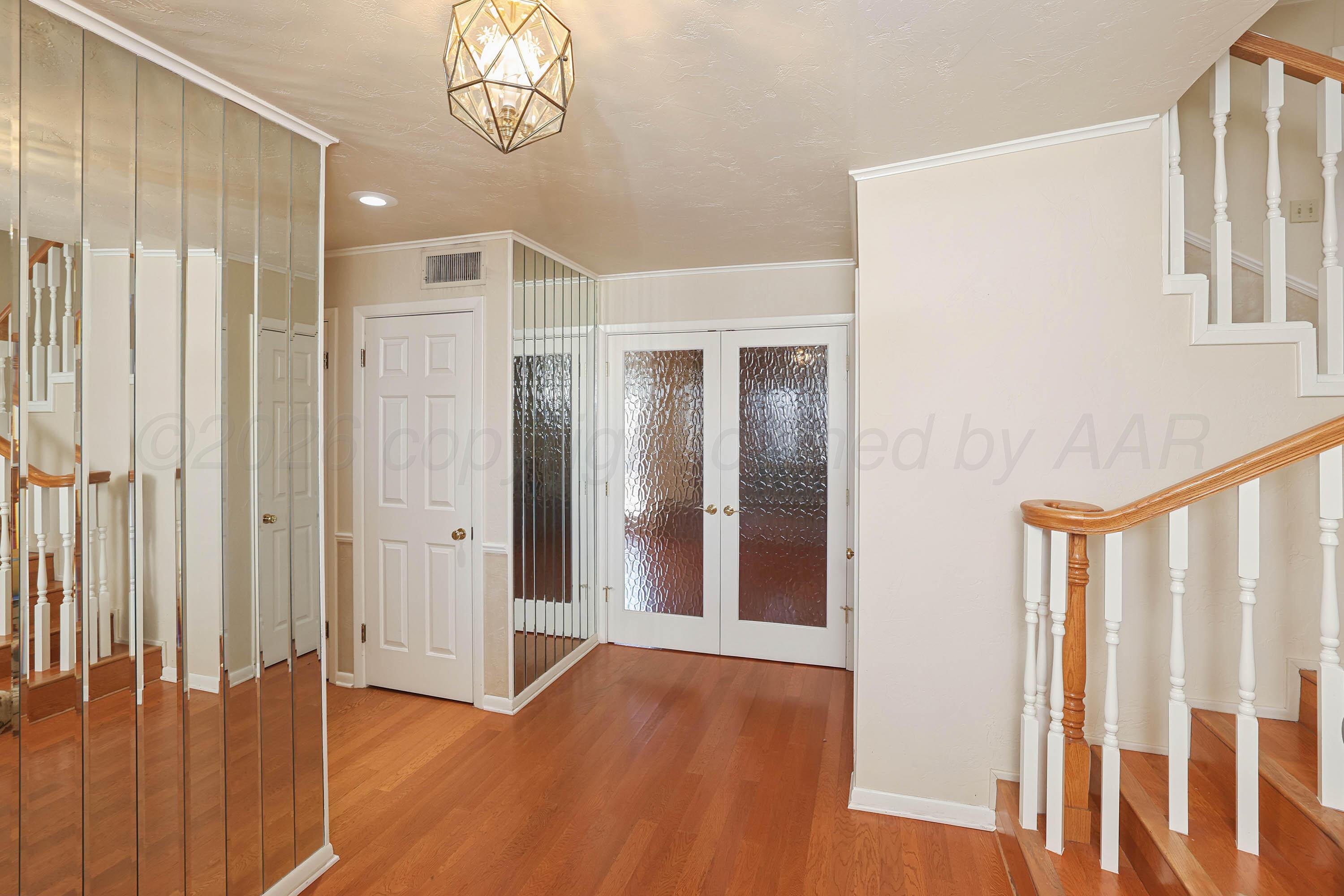 19 Southridge Drive Property Photo 5