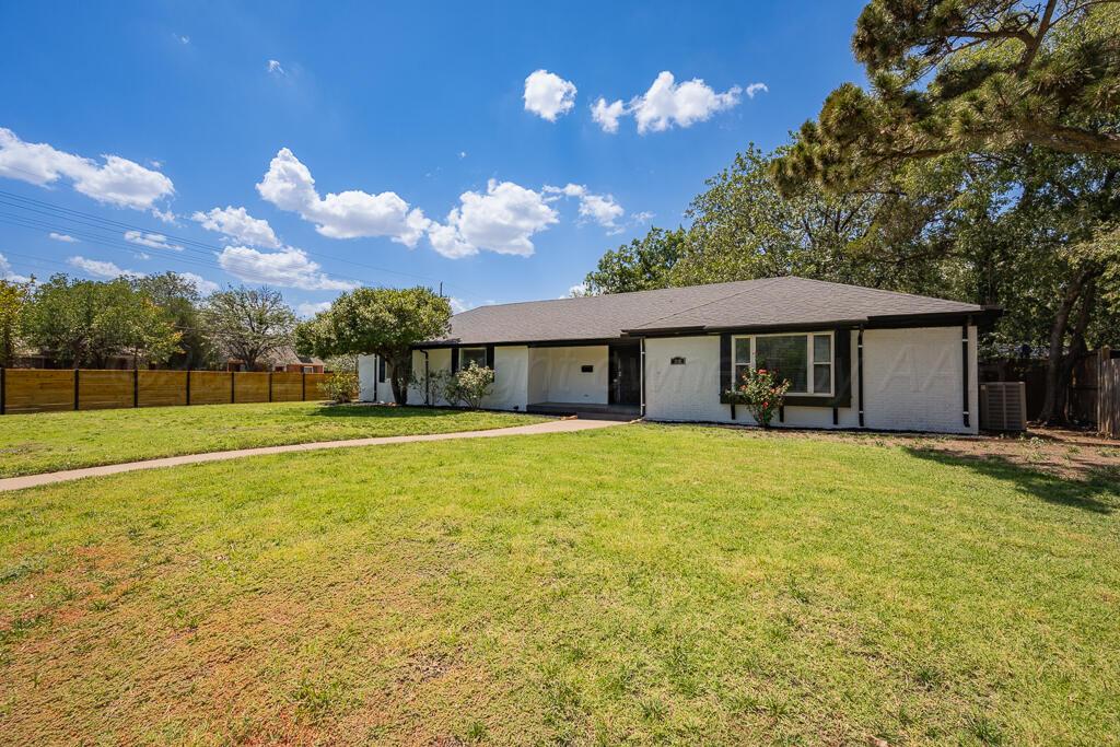 3218 Parker Street Property Photo 3