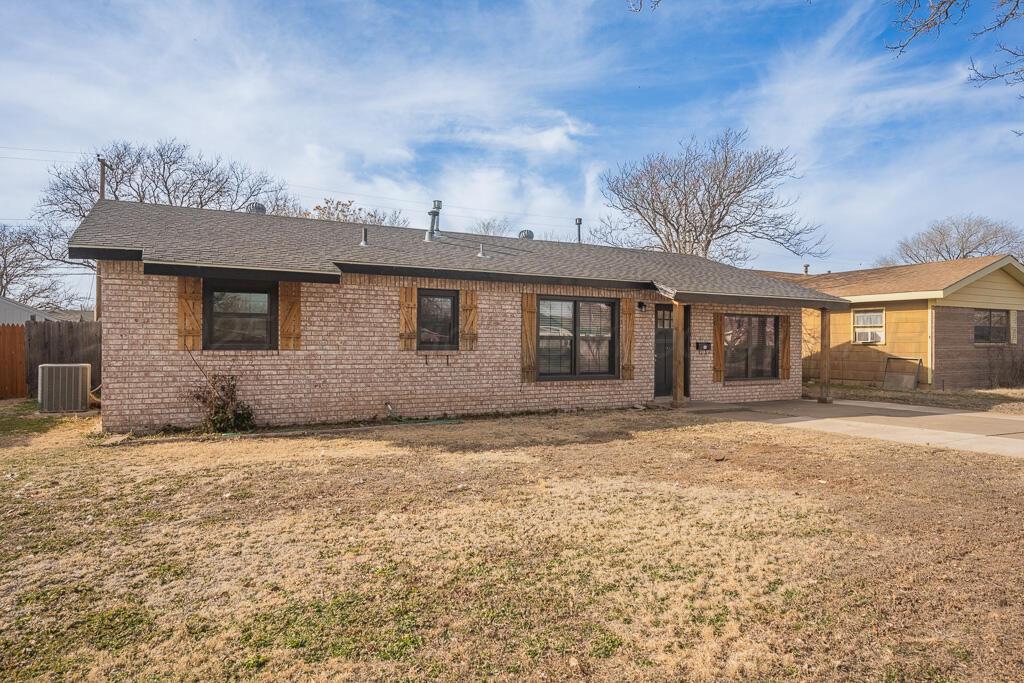 2918 S Dallas Street Property Photo 1