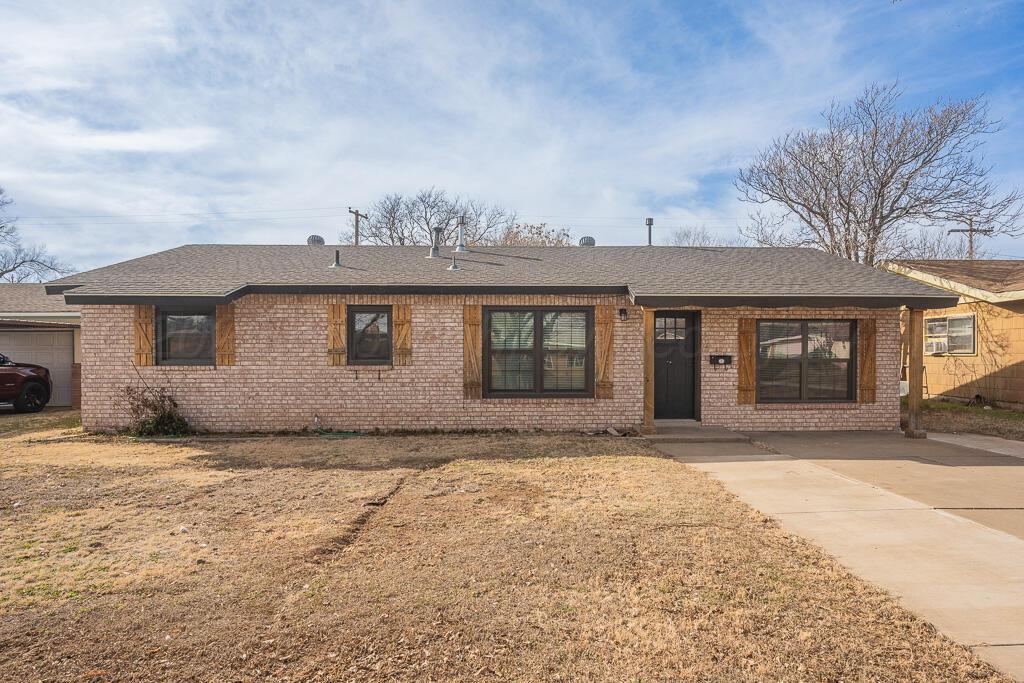2918 S Dallas Street Property Photo 3