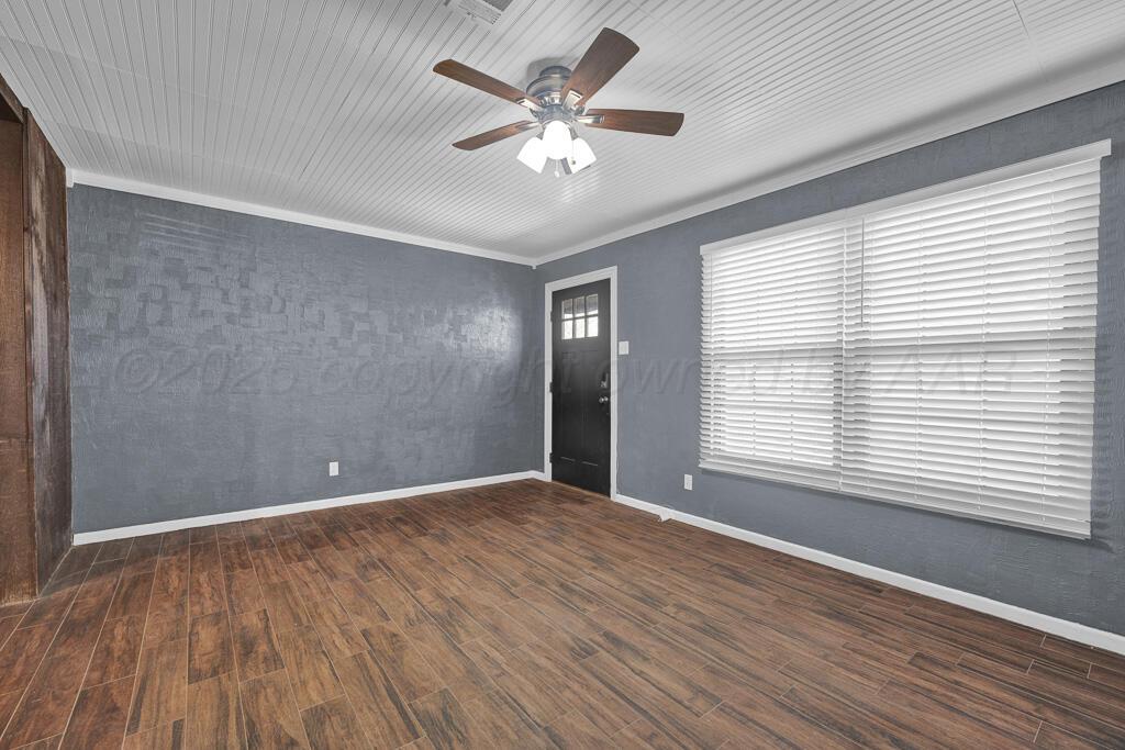 2918 S Dallas Street Property Photo 4