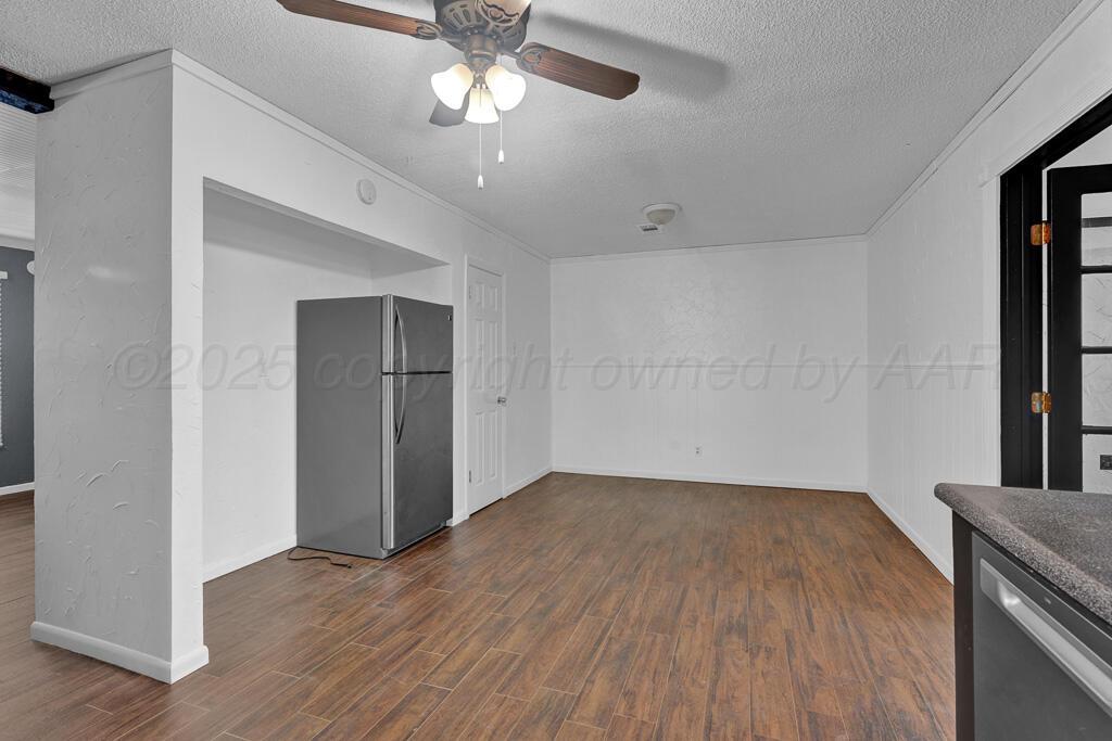 2918 S Dallas Street Property Photo 8