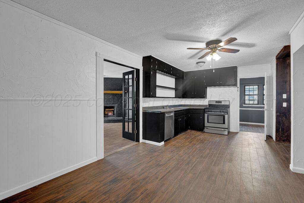 2918 S Dallas Street Property Photo 9
