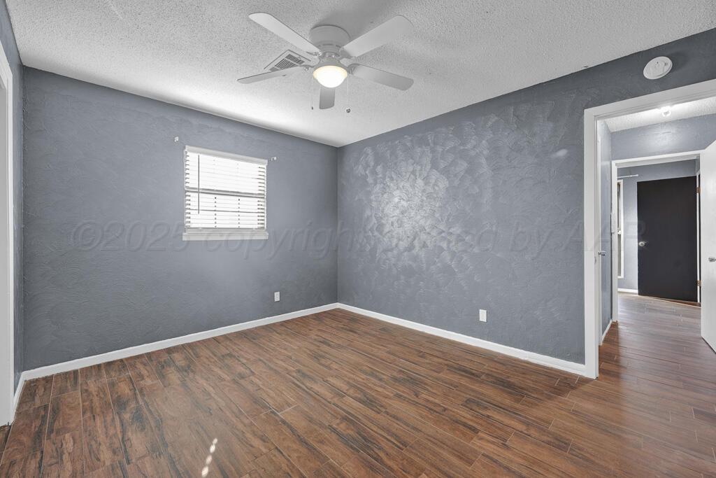 2918 S Dallas Street Property Photo 18