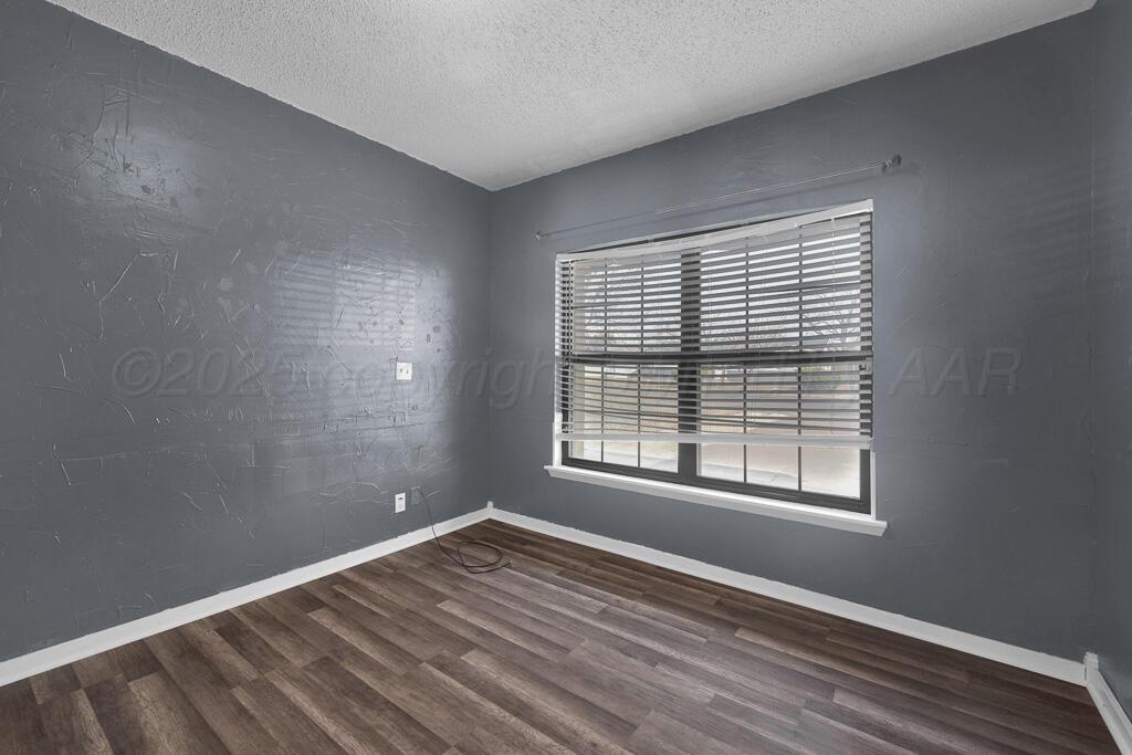 2918 S Dallas Street Property Photo 23