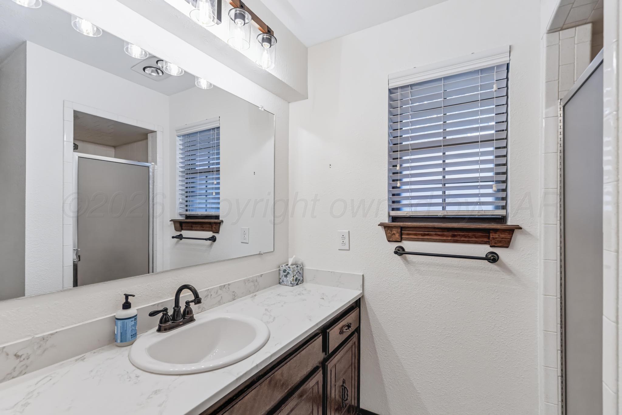 4009 Oakhurst Drive Property Photo 17