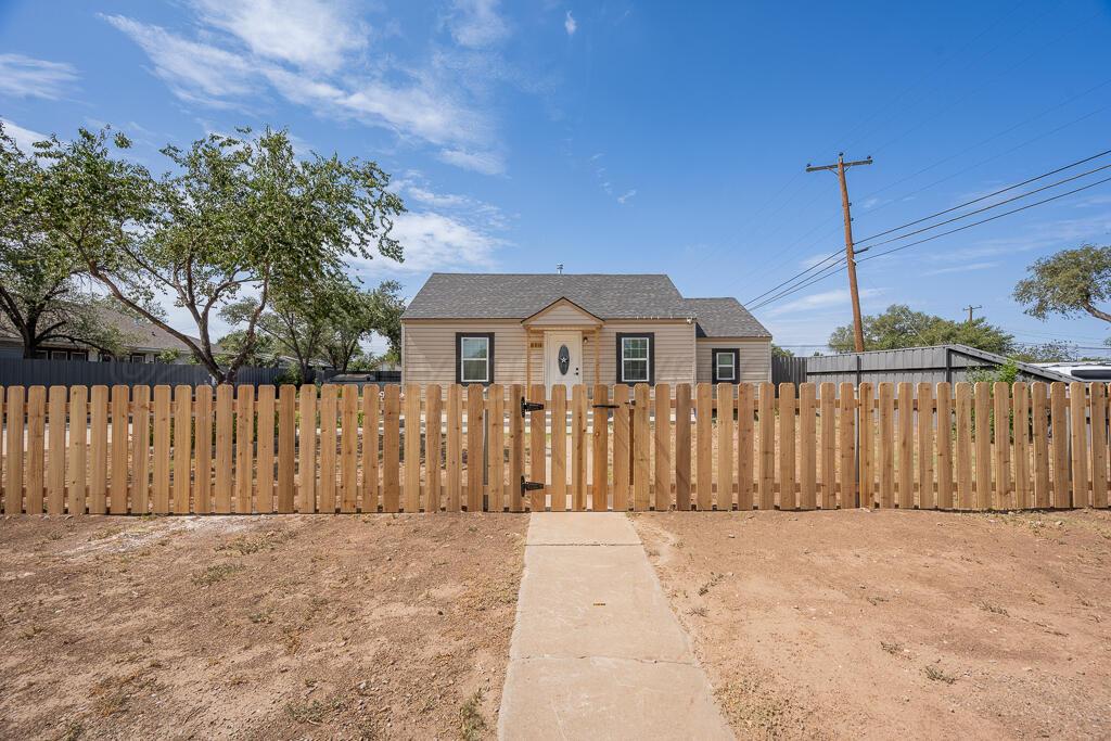 800 S Spring Street Property Photo 4