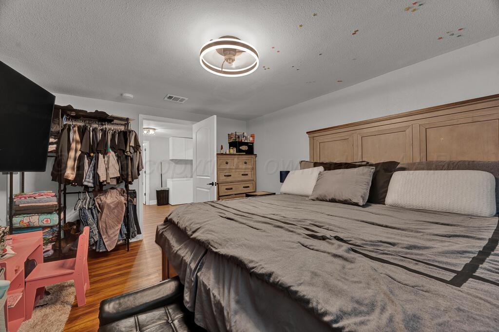 800 S Spring Street Property Photo 11