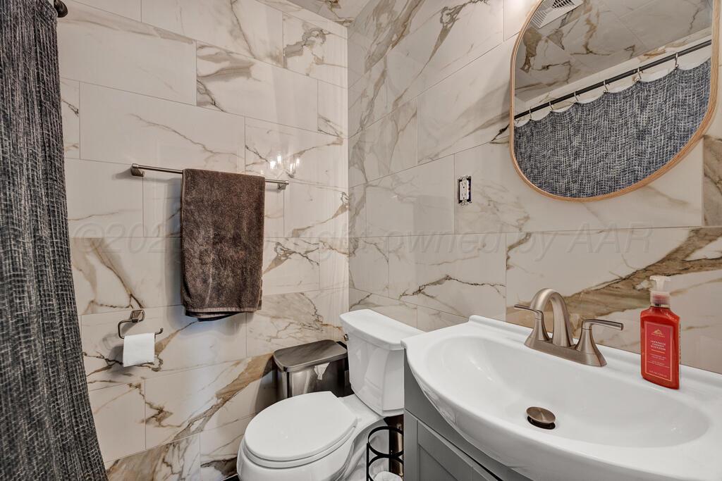 800 S Spring Street Property Photo 12