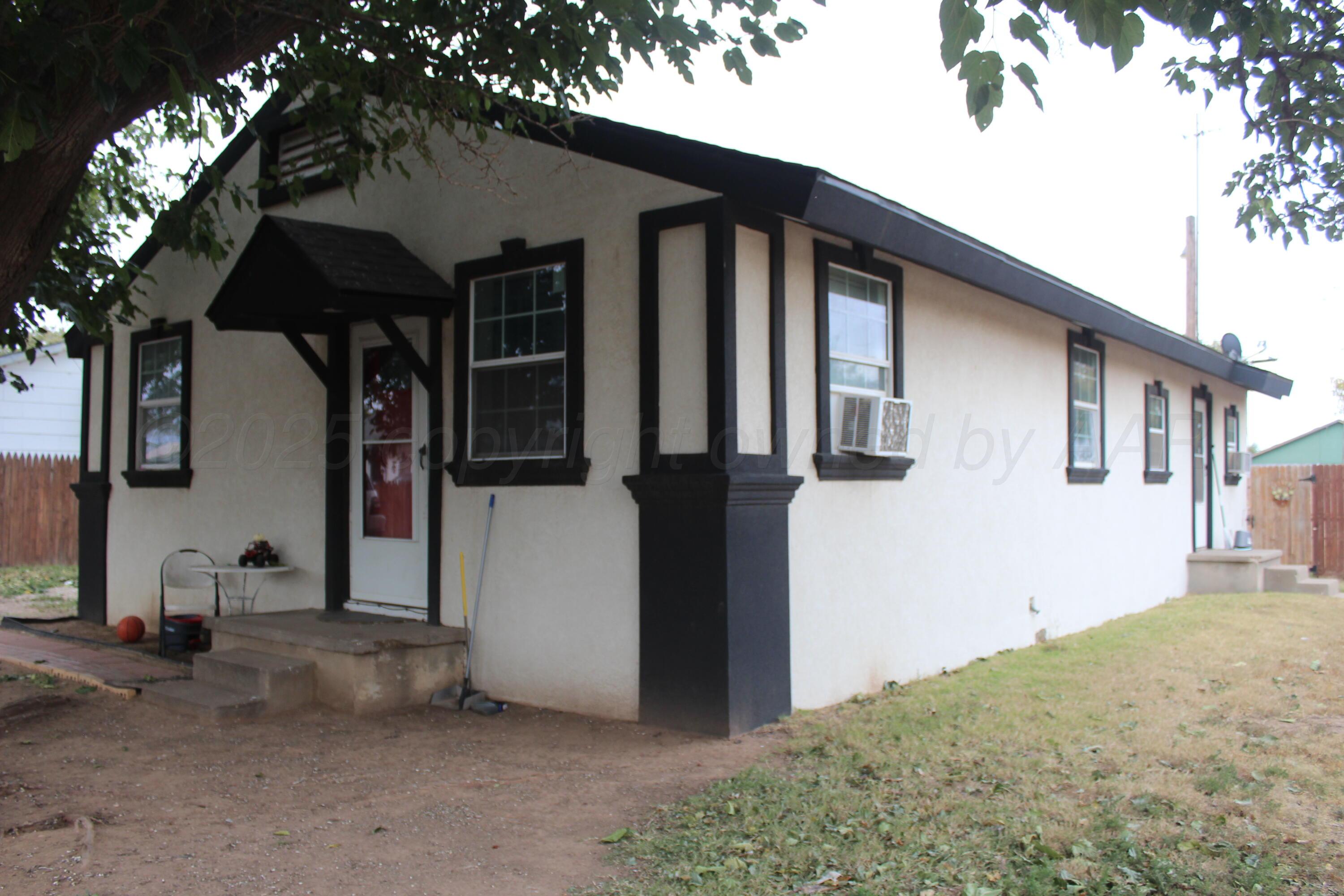 400 Blevins Property Photo 1