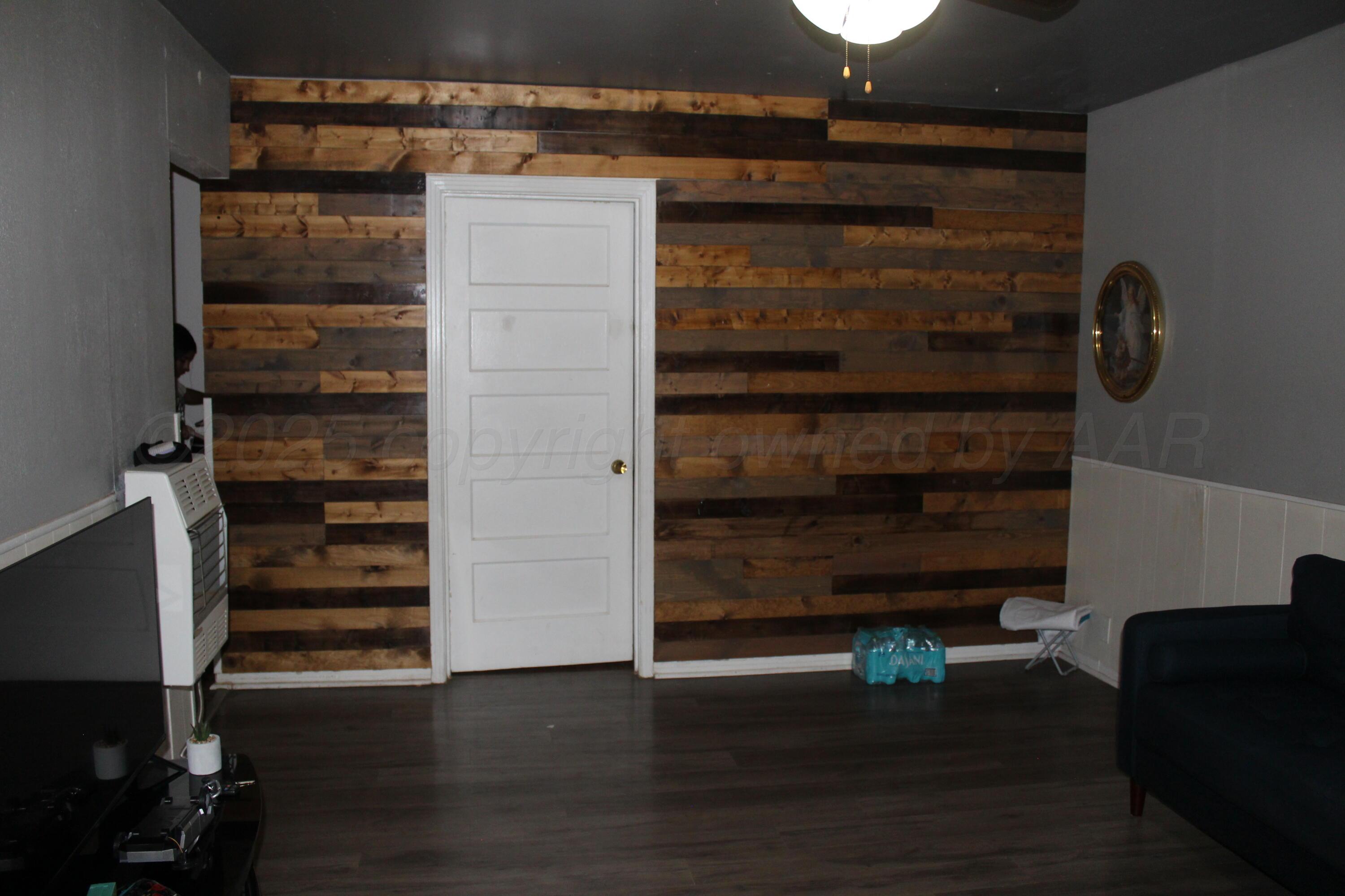 400 Blevins Property Photo 3