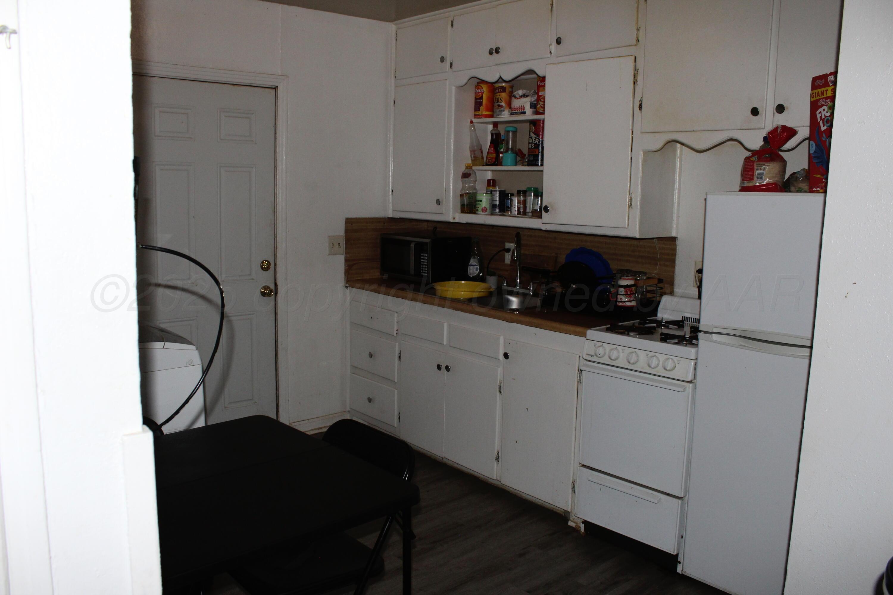 400 Blevins Property Photo 4