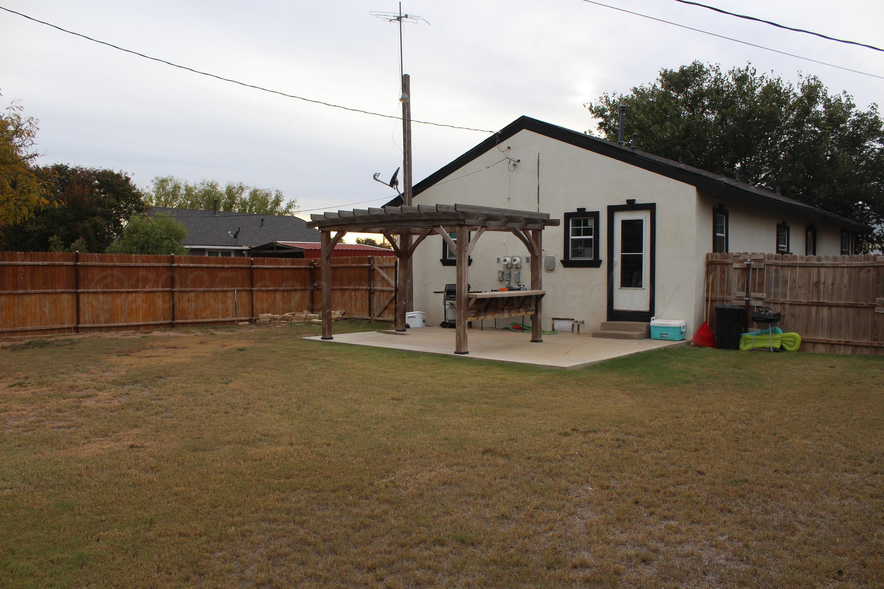 400 Blevins Property Photo 12