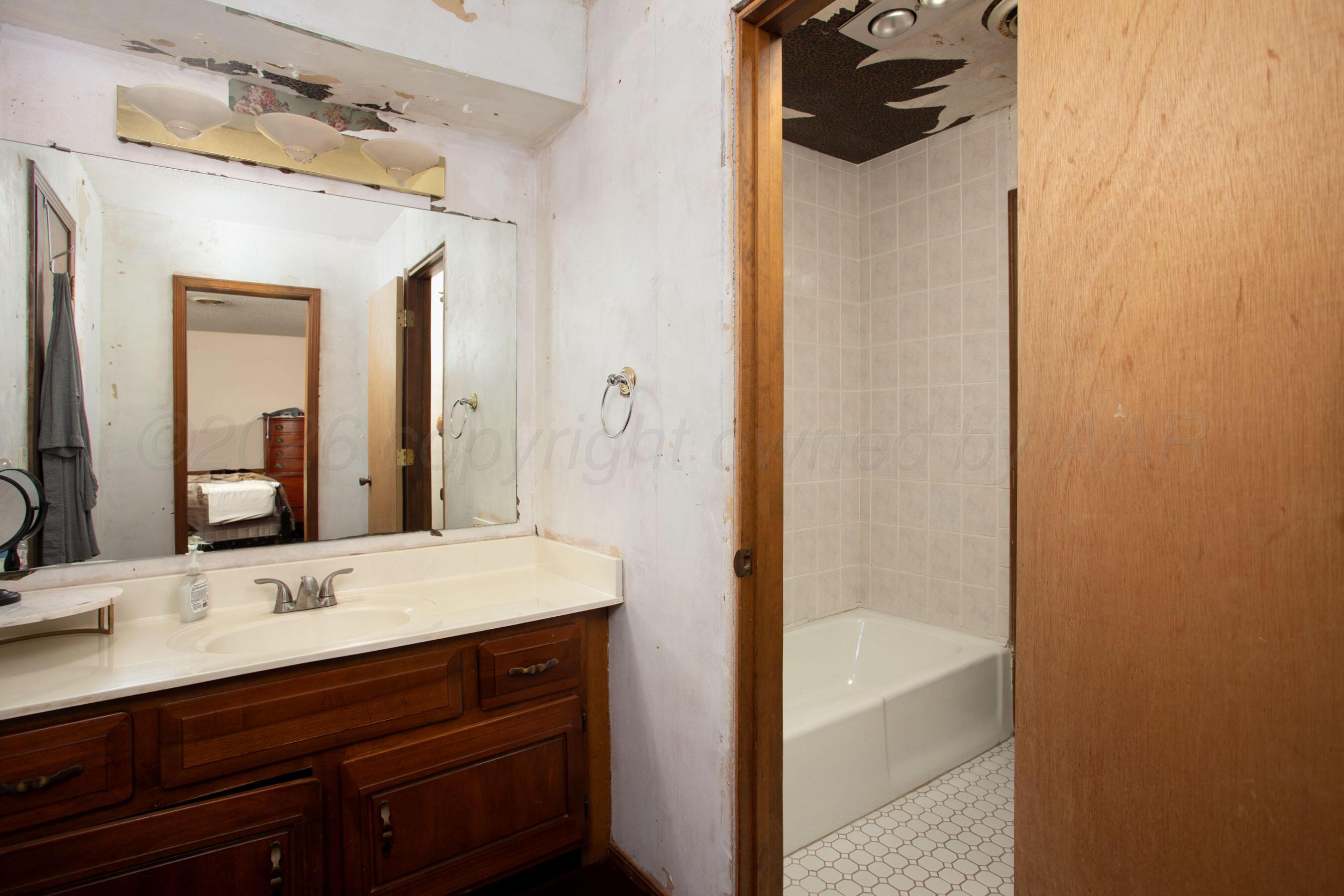 4000 Oakhurst Drive Property Photo 23