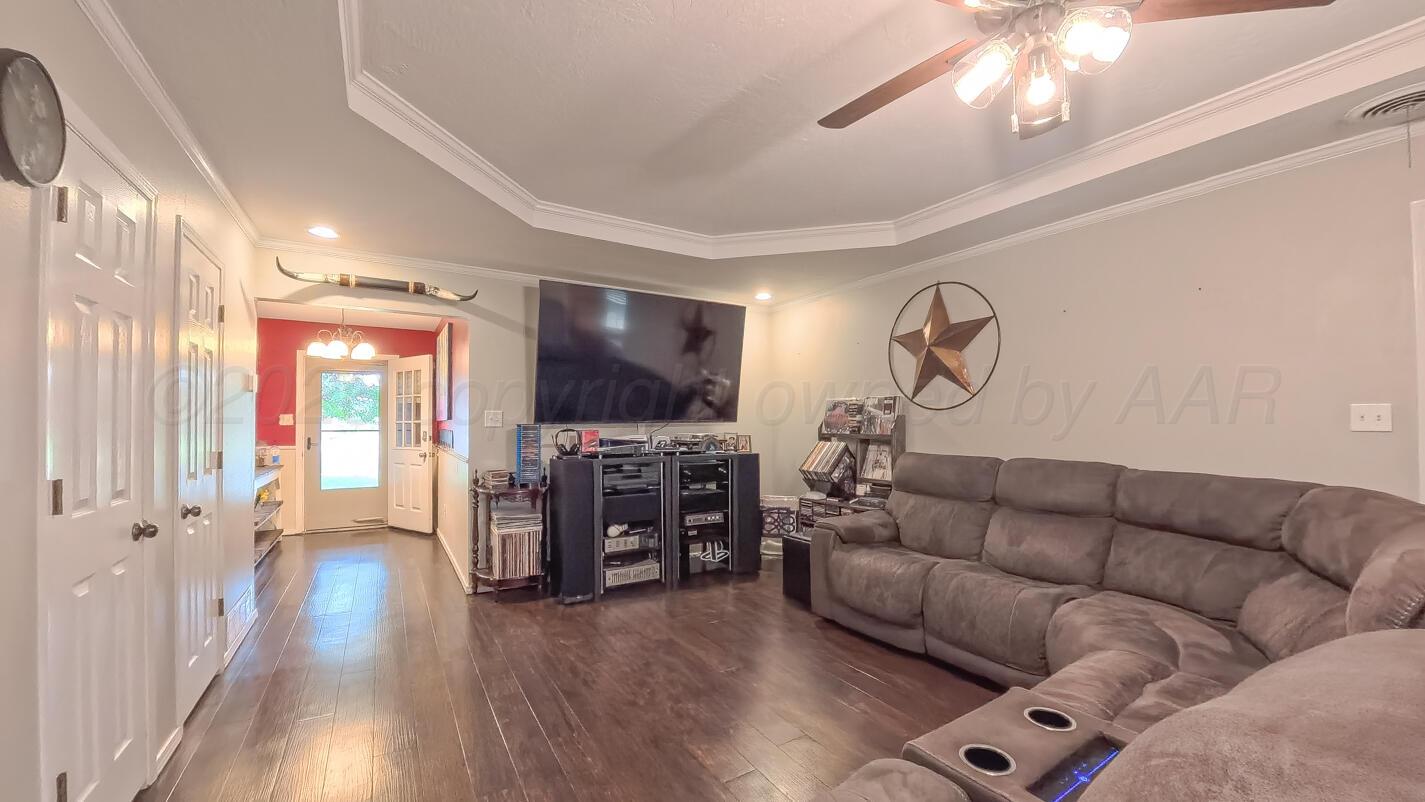 128 Willowick Street Property Photo 8