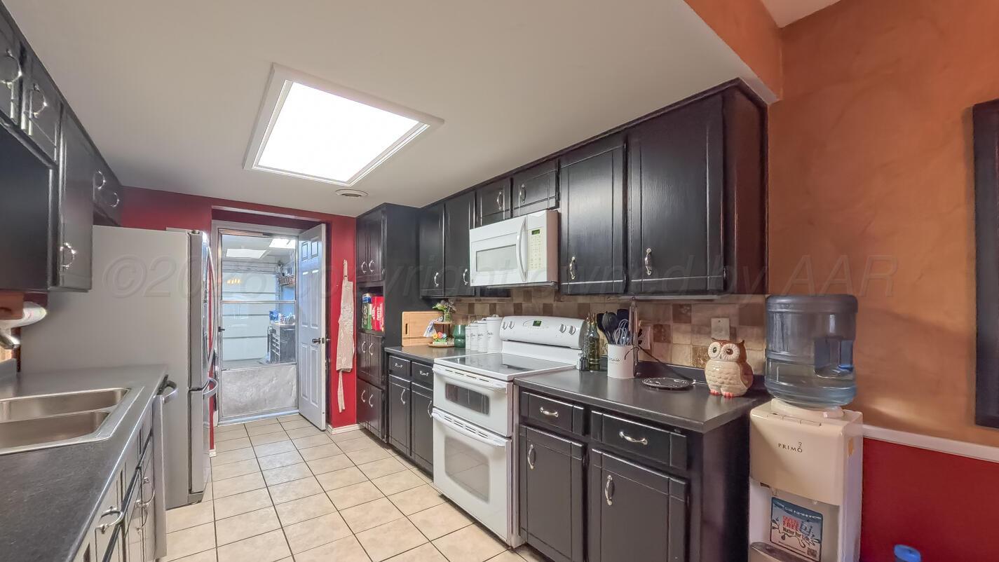 128 Willowick Street Property Photo 9