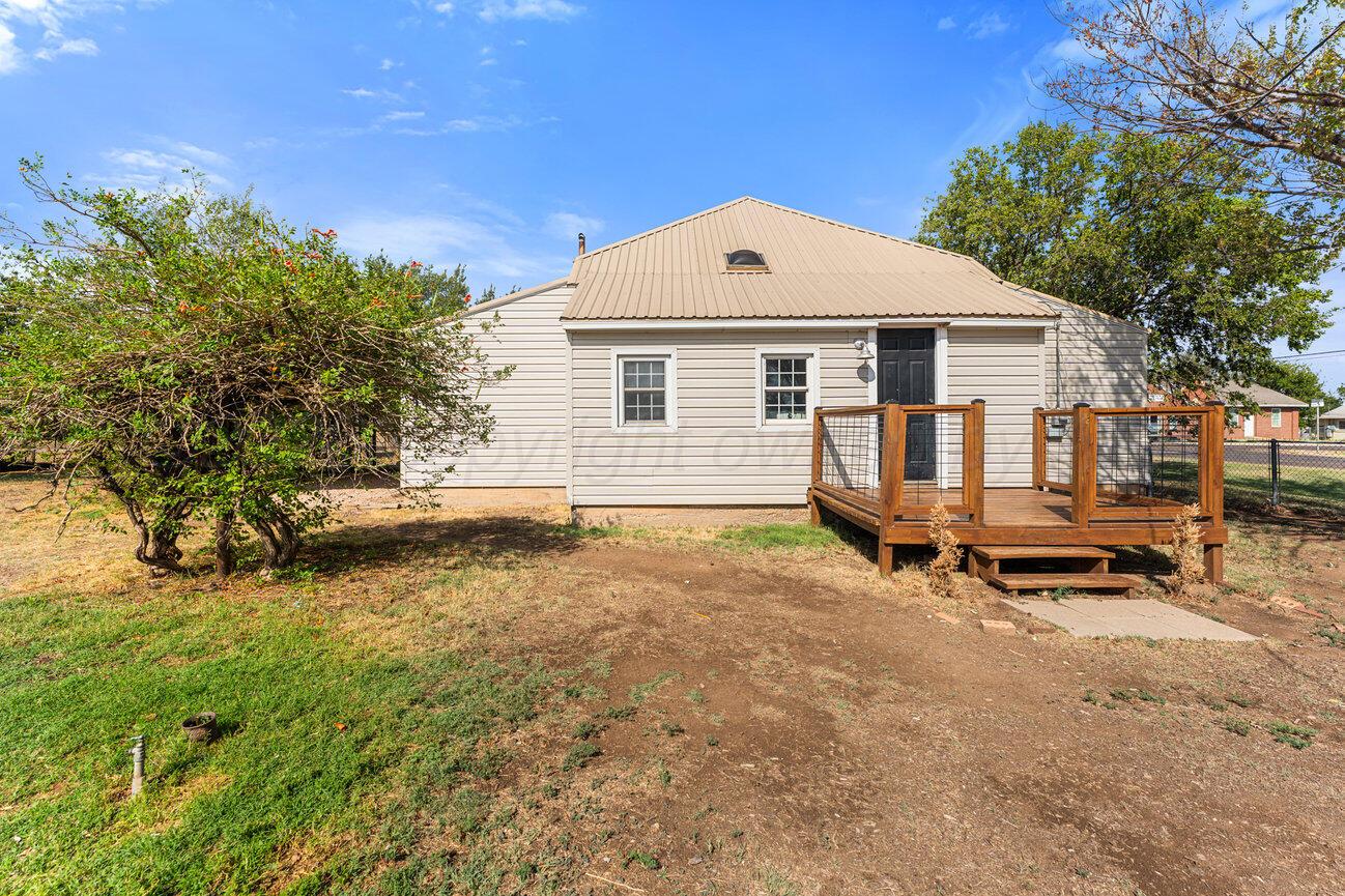 98 Newcome Property Photo 9