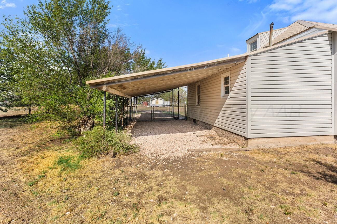 98 Newcome Property Photo 10