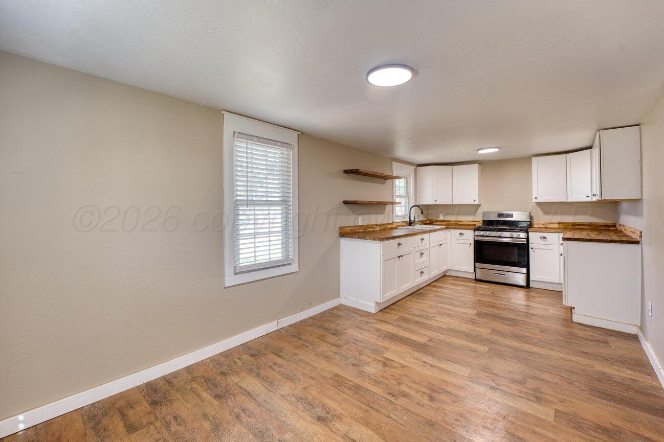 98 Newcome Property Photo 15