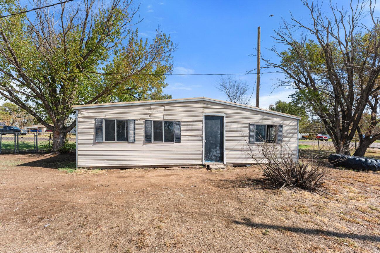 98 Newcome Property Photo 40
