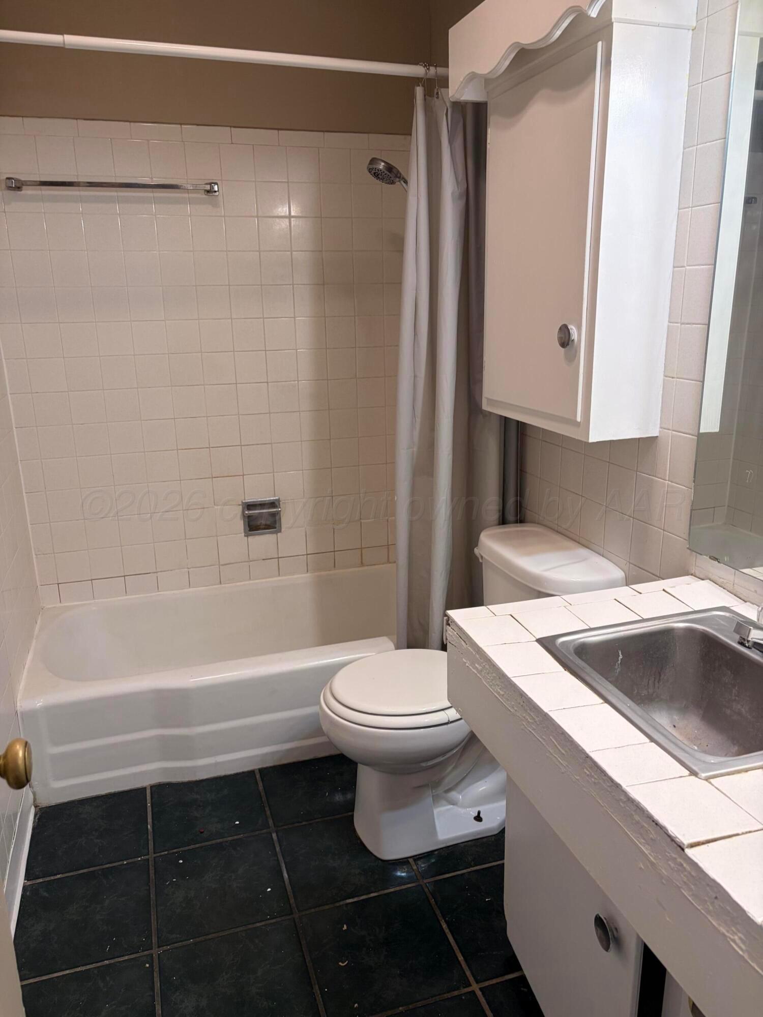 700 S Mcgee, 205 Street Property Photo 7