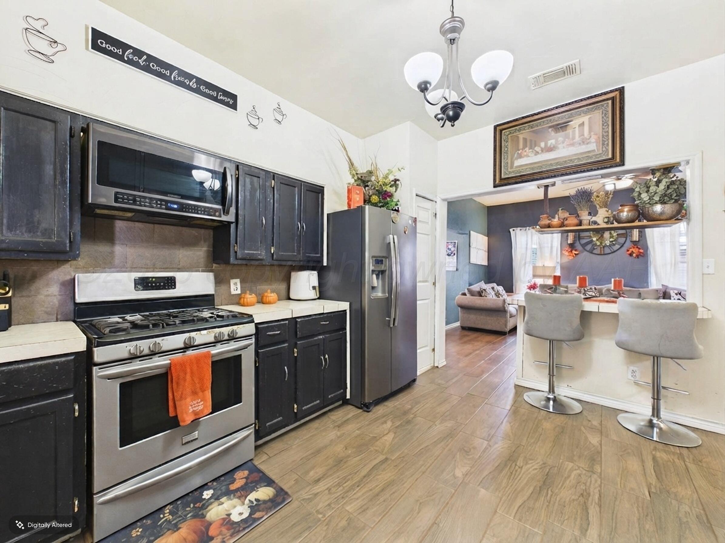1005 E Francis Avenue Property Photo 6