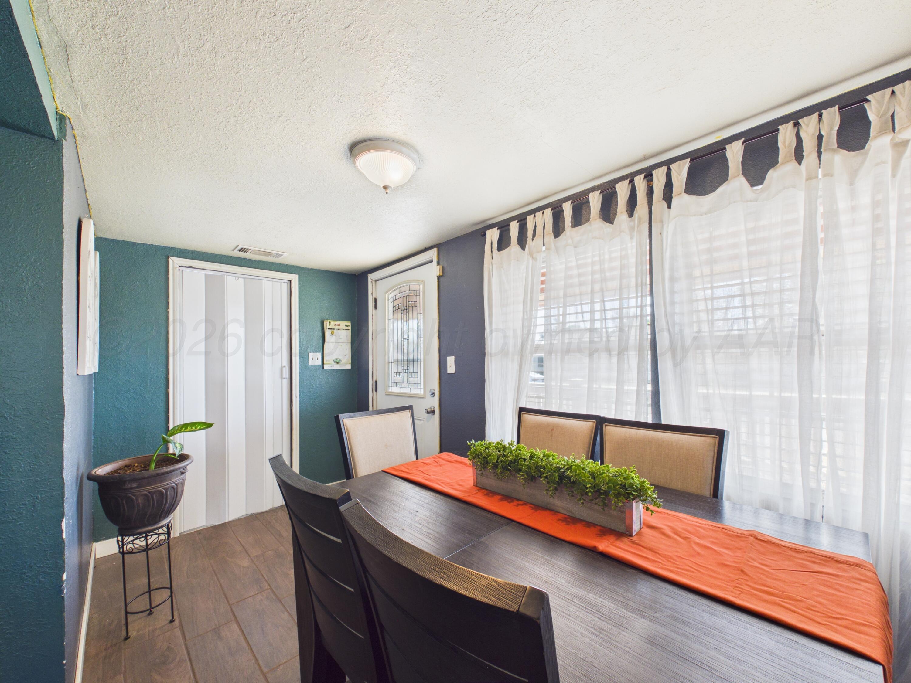 1005 E Francis Avenue Property Photo 16