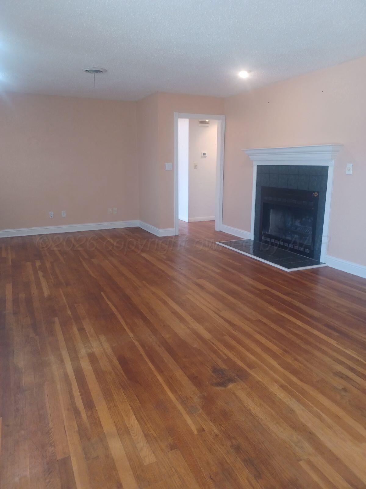 4306 S Ong Street Property Photo 2