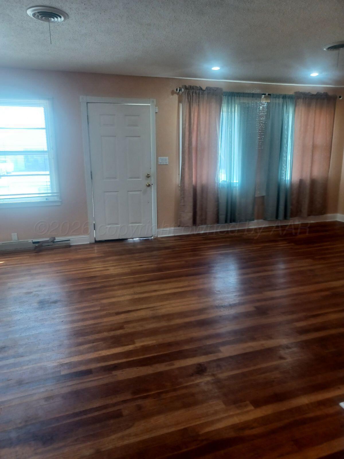 4306 S Ong Street Property Photo 3