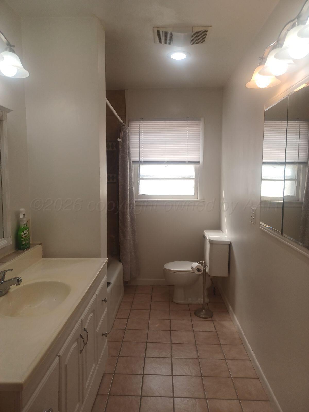 4306 S Ong Street Property Photo 8