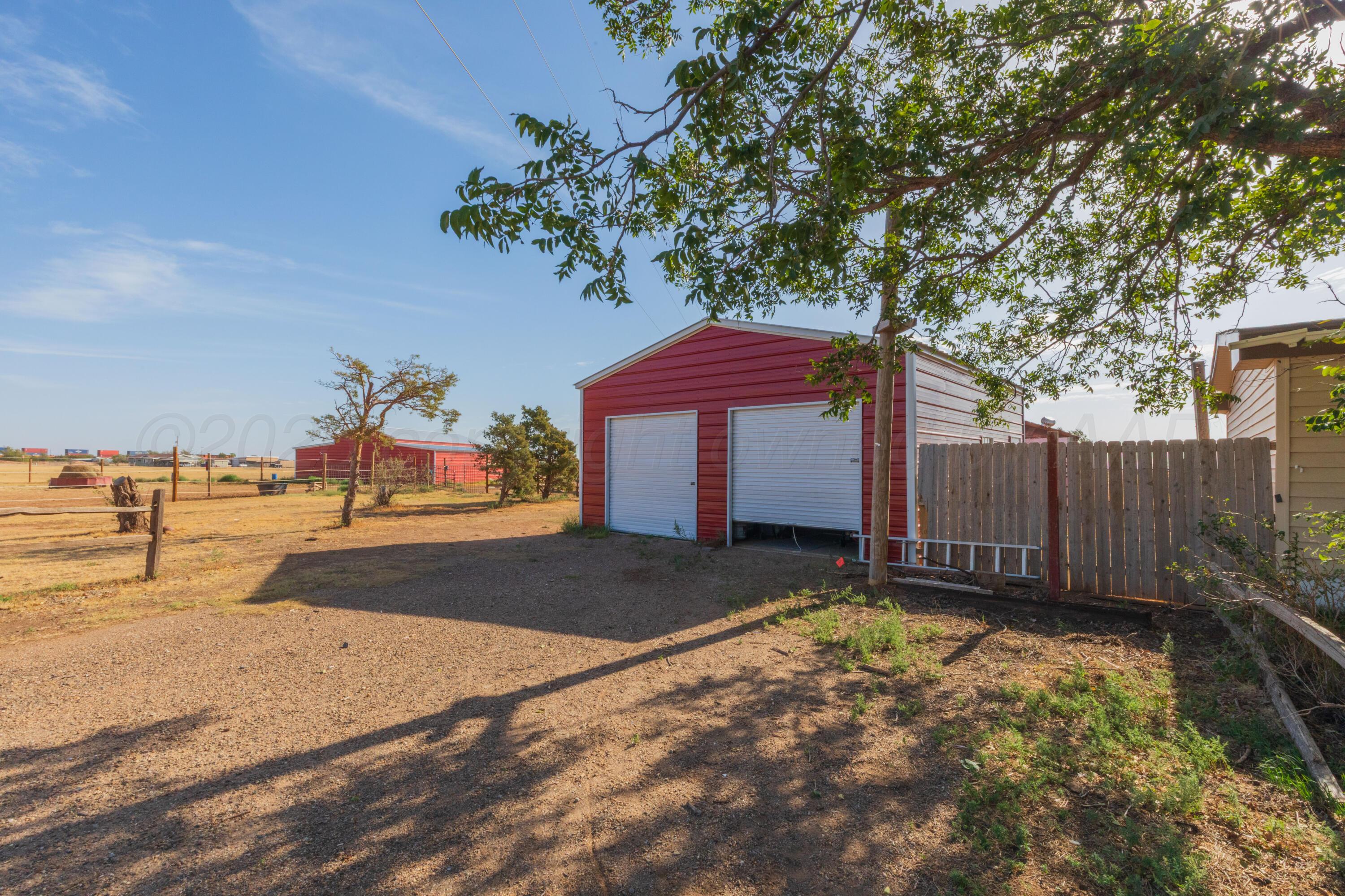 23095 Windmill Road Property Photo 3
